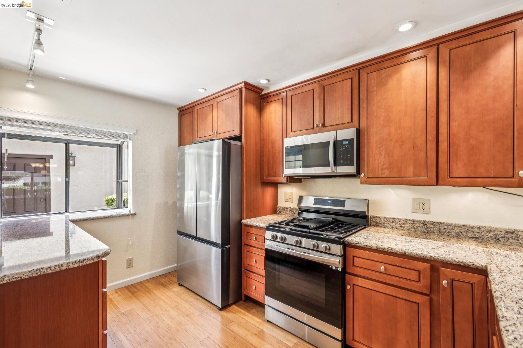 Photo #3: 41135046 Listing: Photo #3