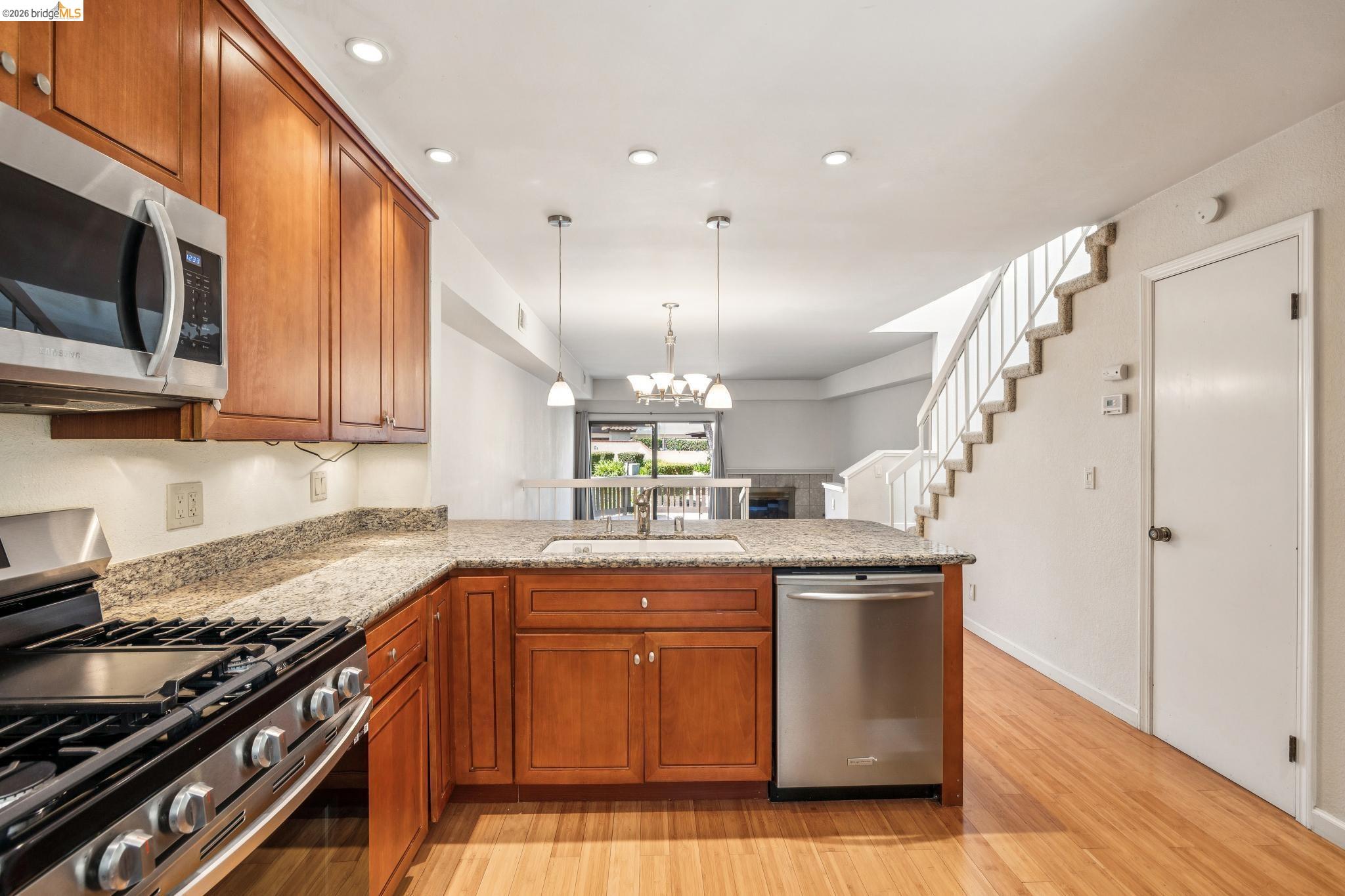 Photo #5: 41135046 Listing: Photo #5
