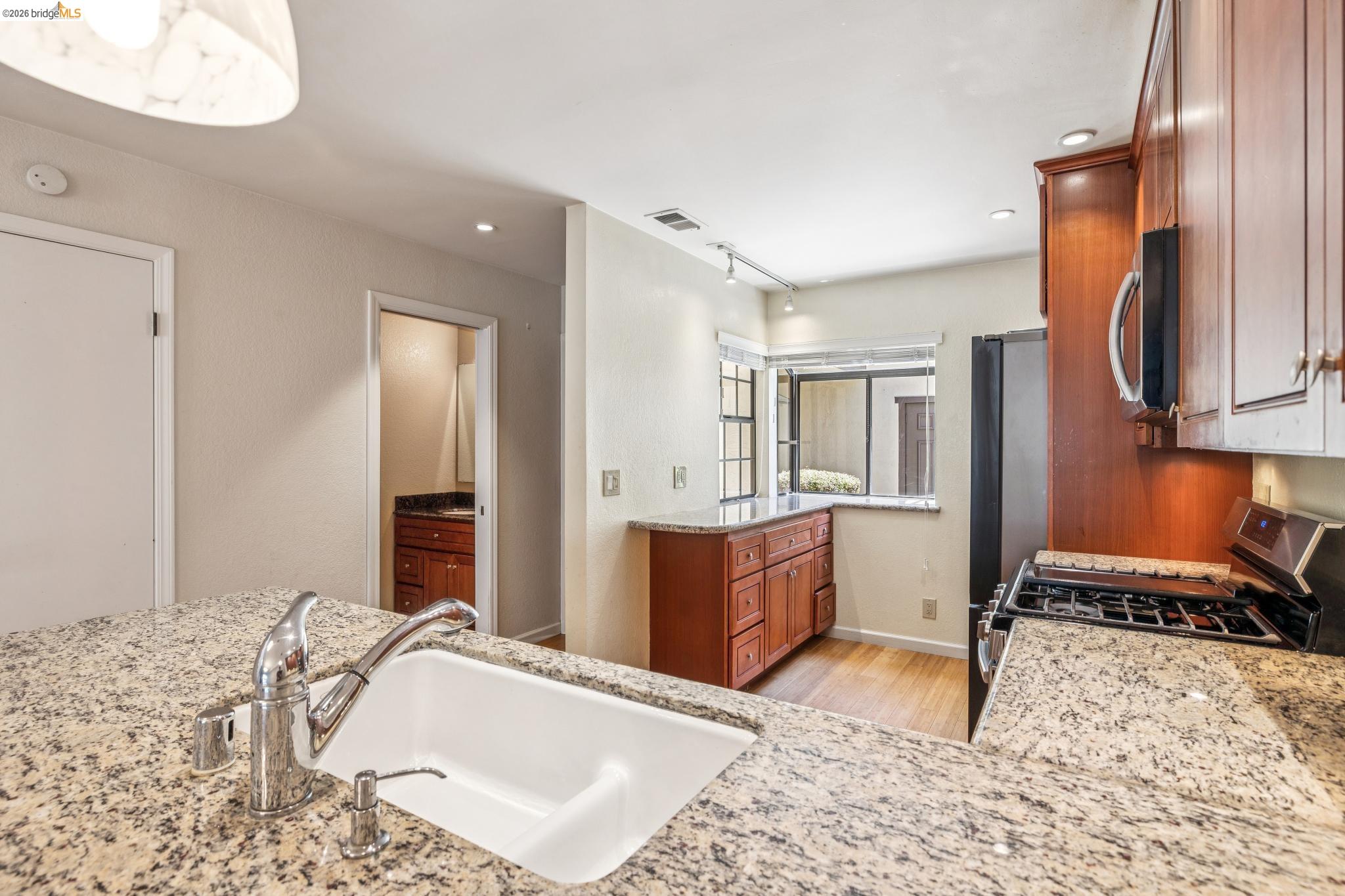 Photo #8: 41135046 Listing: Photo #8
