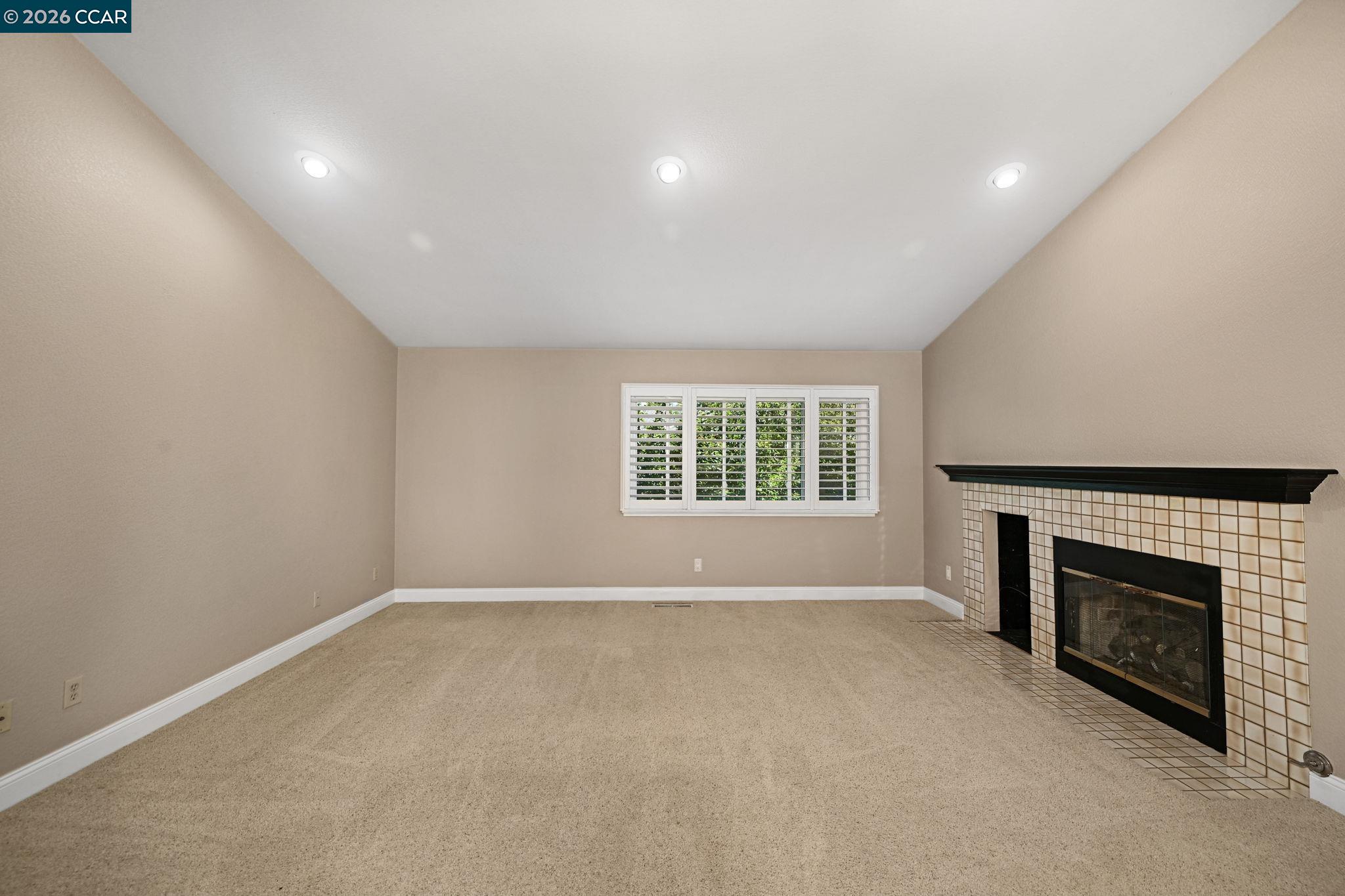 Photo #4: 41135047 Listing: Photo #4