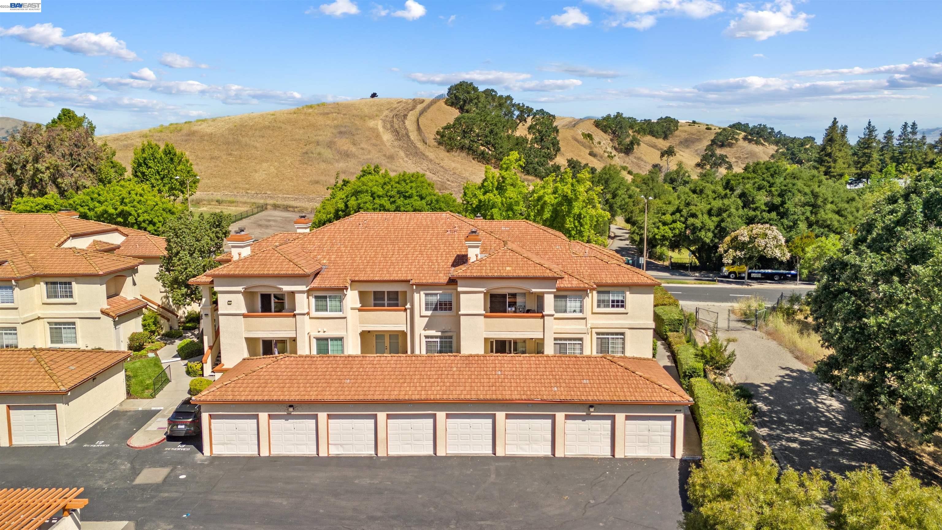 Photo #2: 41135049 Listing: Photo #2