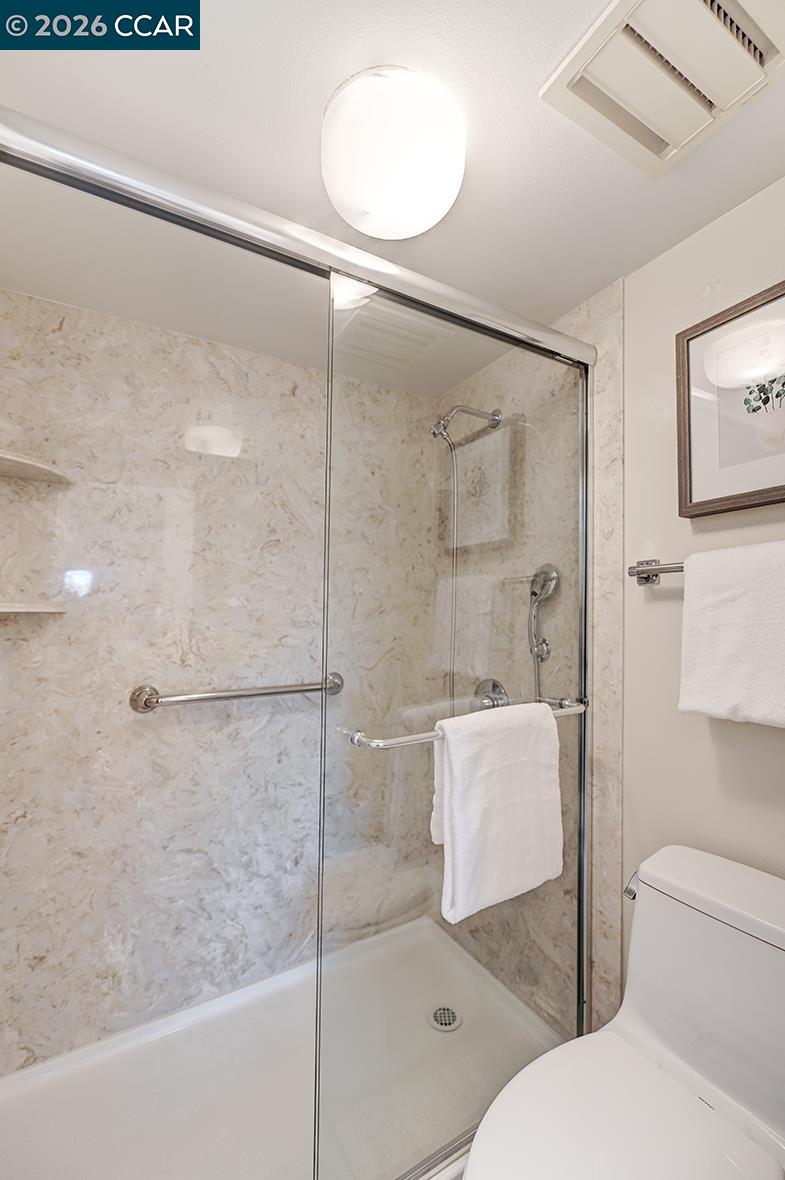 Photo #41: 41135072 Listing: Photo #41