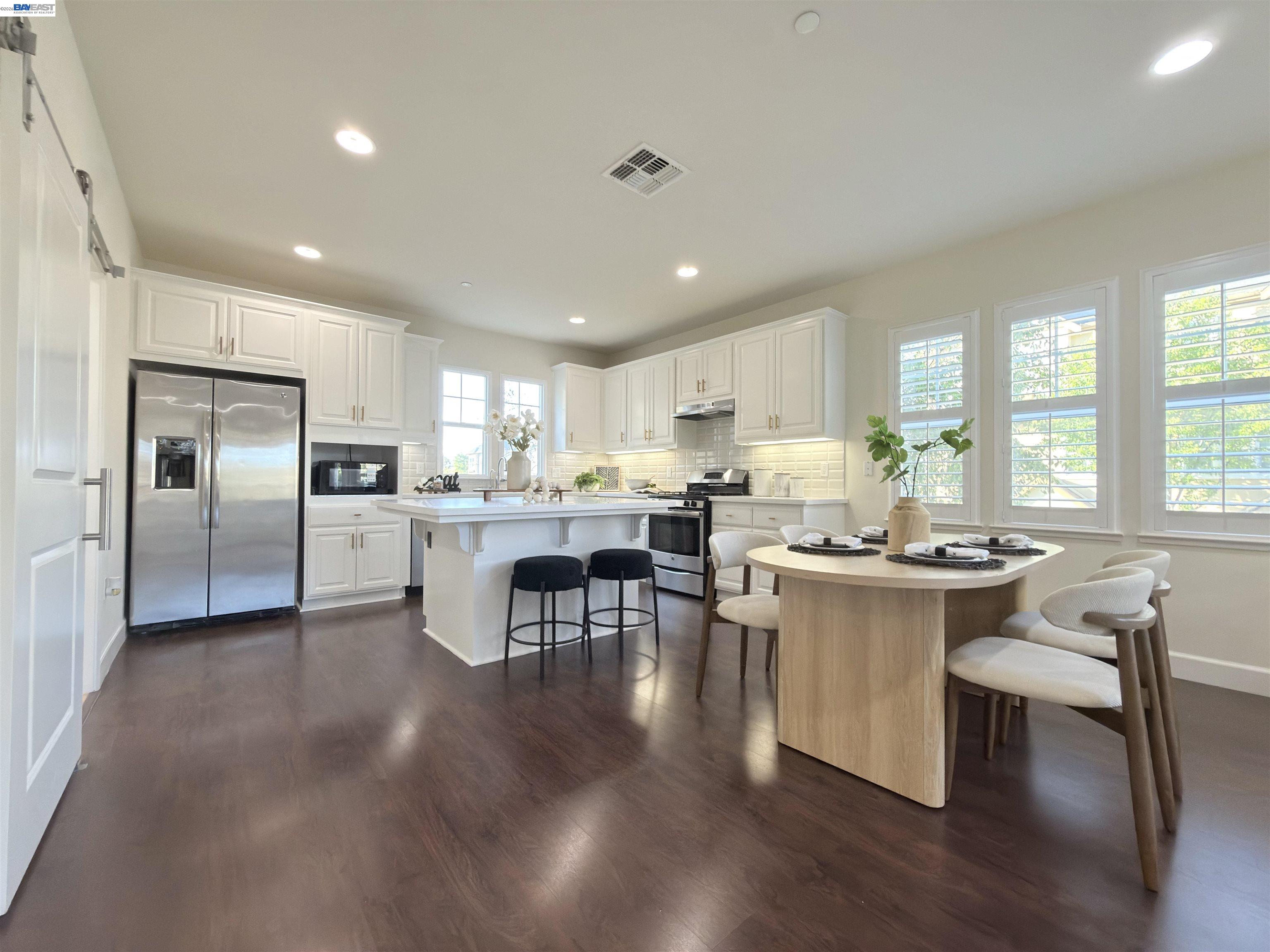 Photo #3: 41135076 Listing: Photo #3