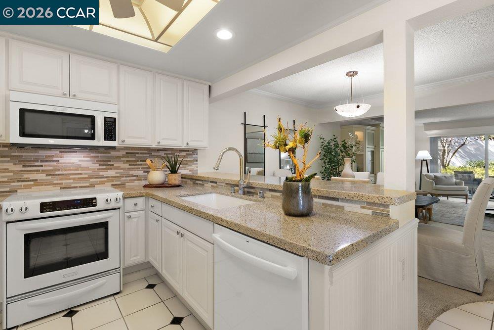 Photo #9: 41135077 Listing: Photo #9