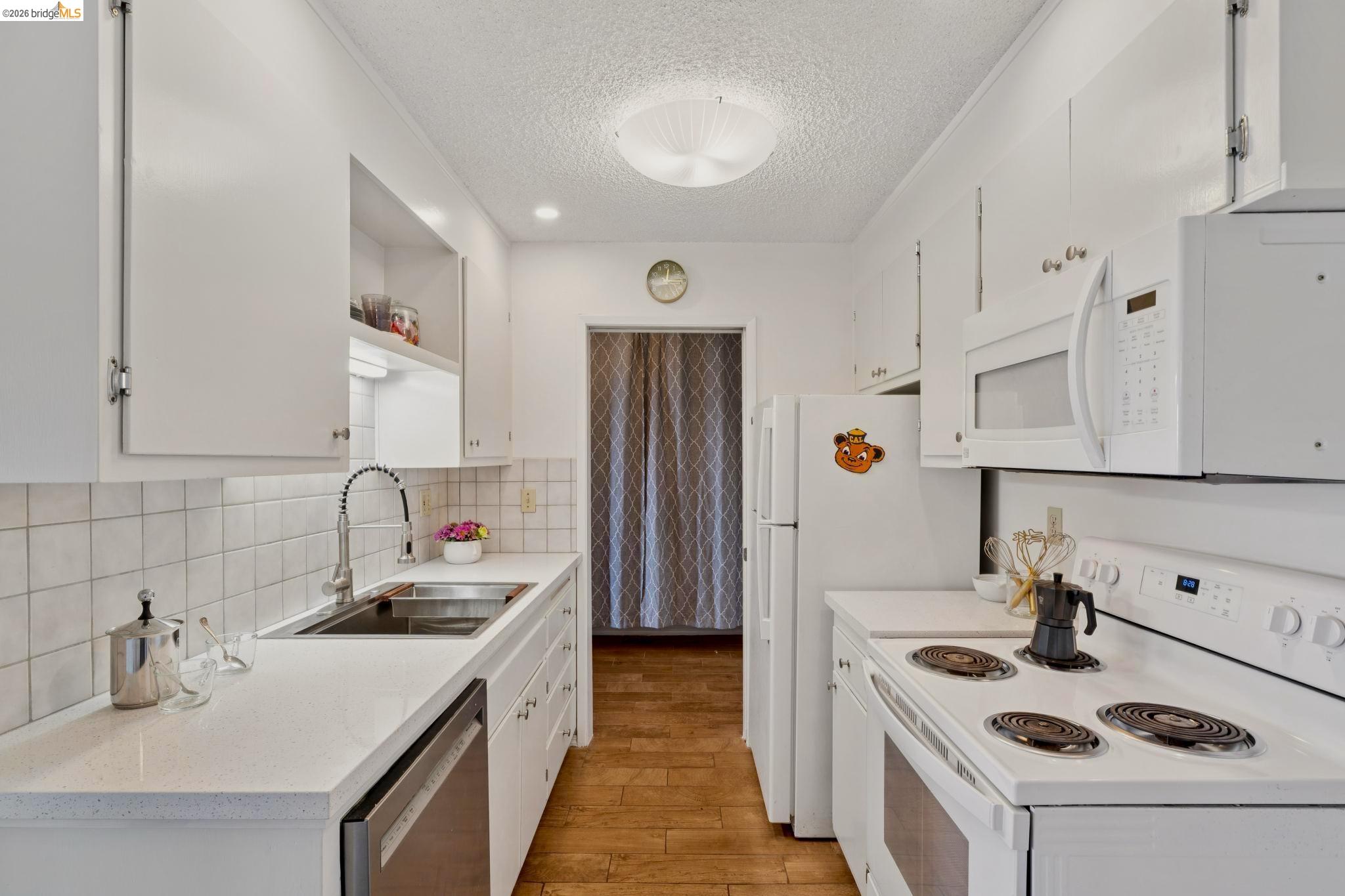 Photo #3: 41135110 Listing: Photo #3