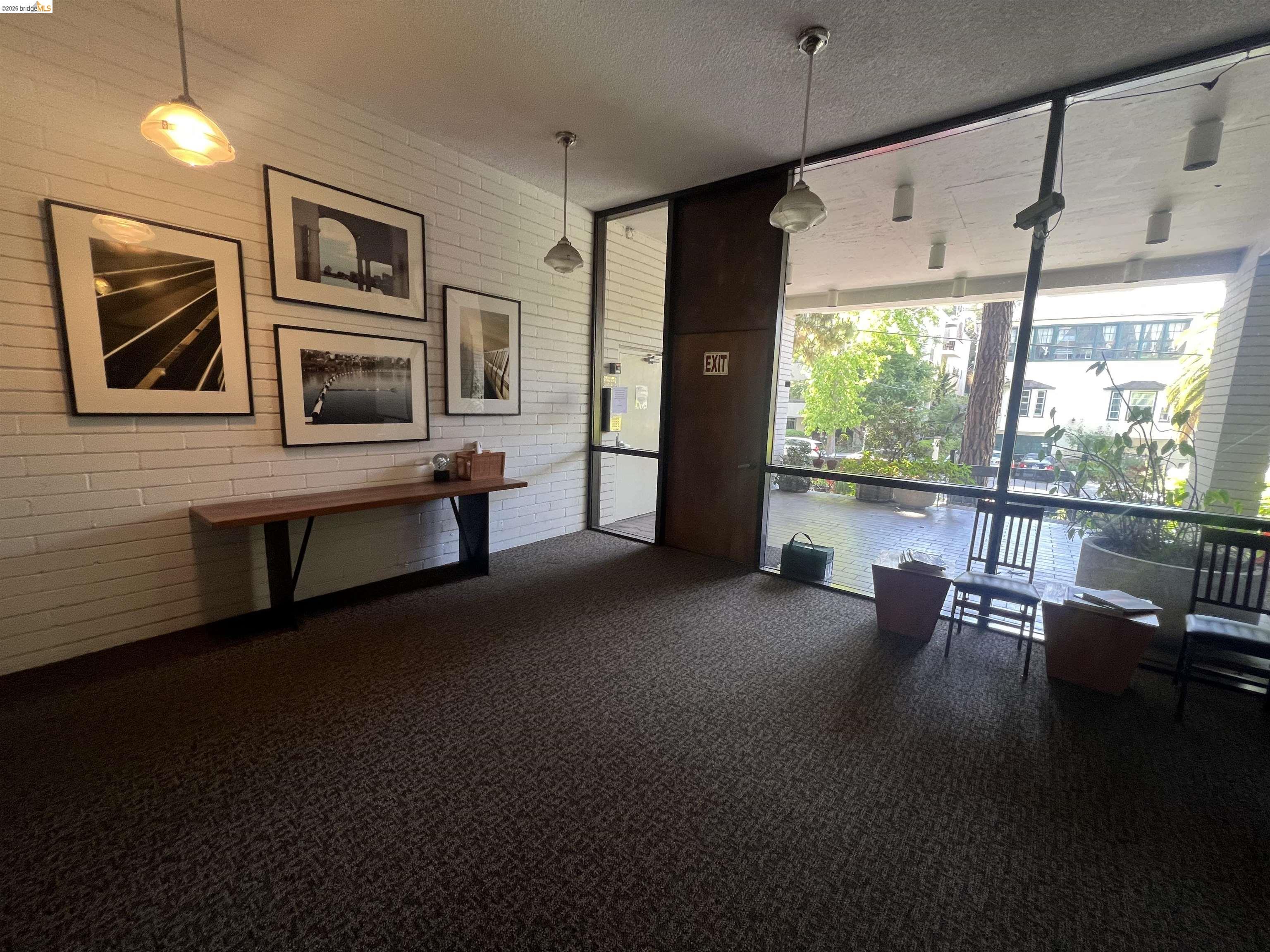 Photo #3: 41135136 Listing: Photo #3