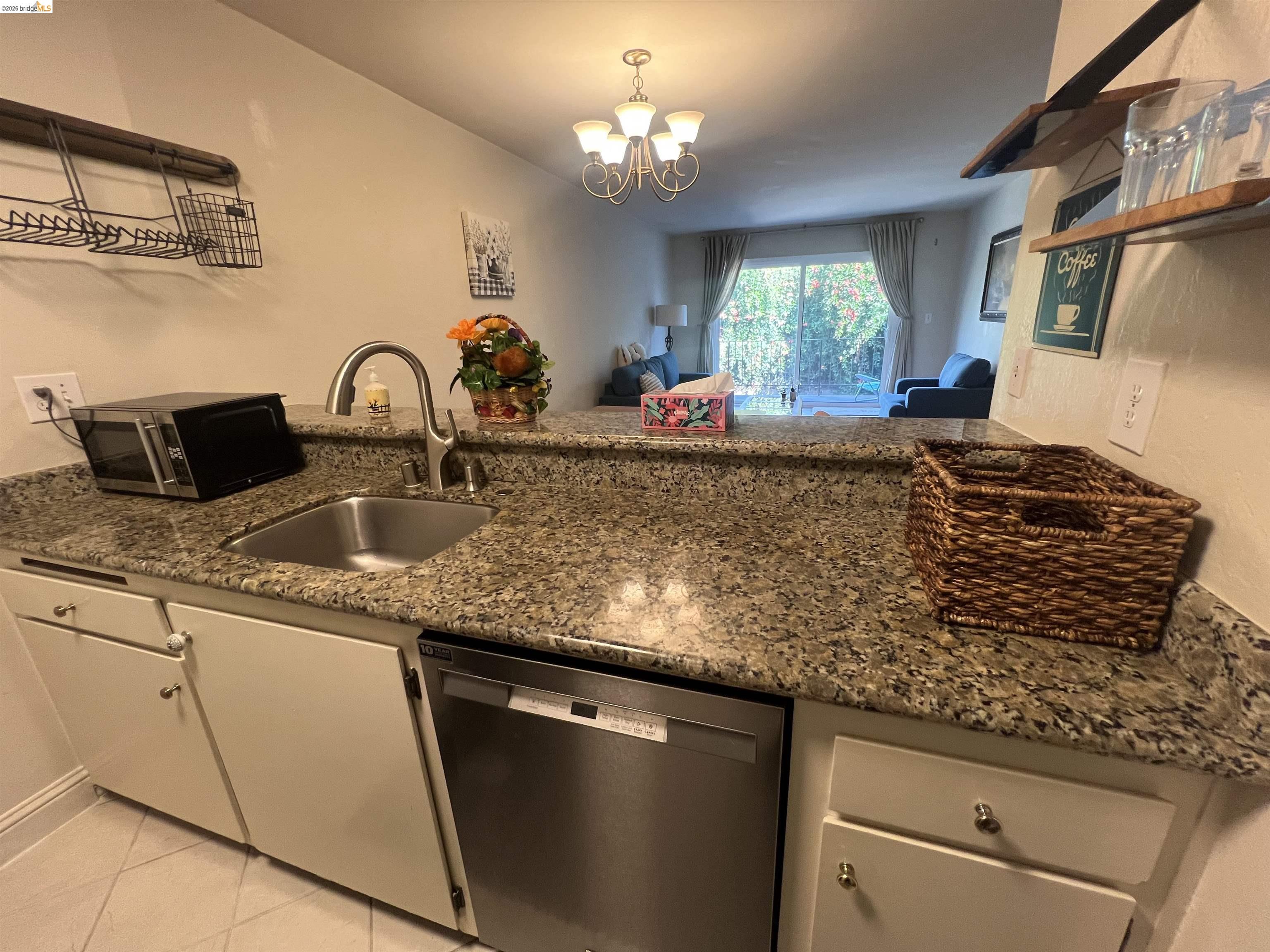 Photo #6: 41135136 Listing: Photo #6