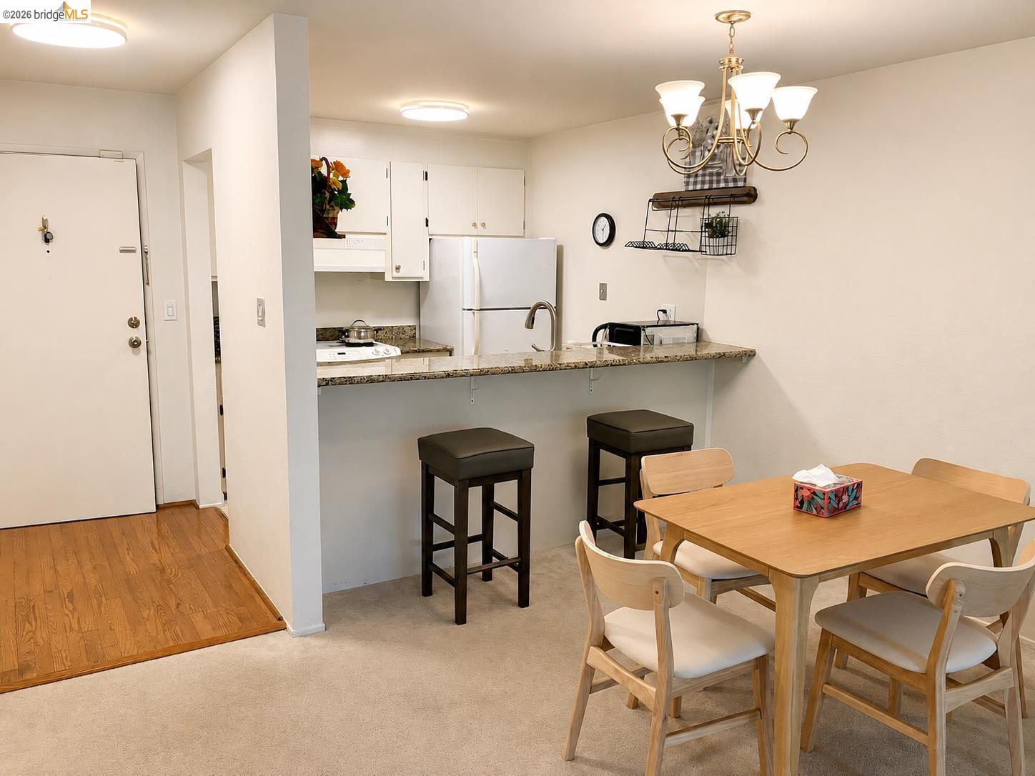Photo #8: 41135136 Listing: Photo #8
