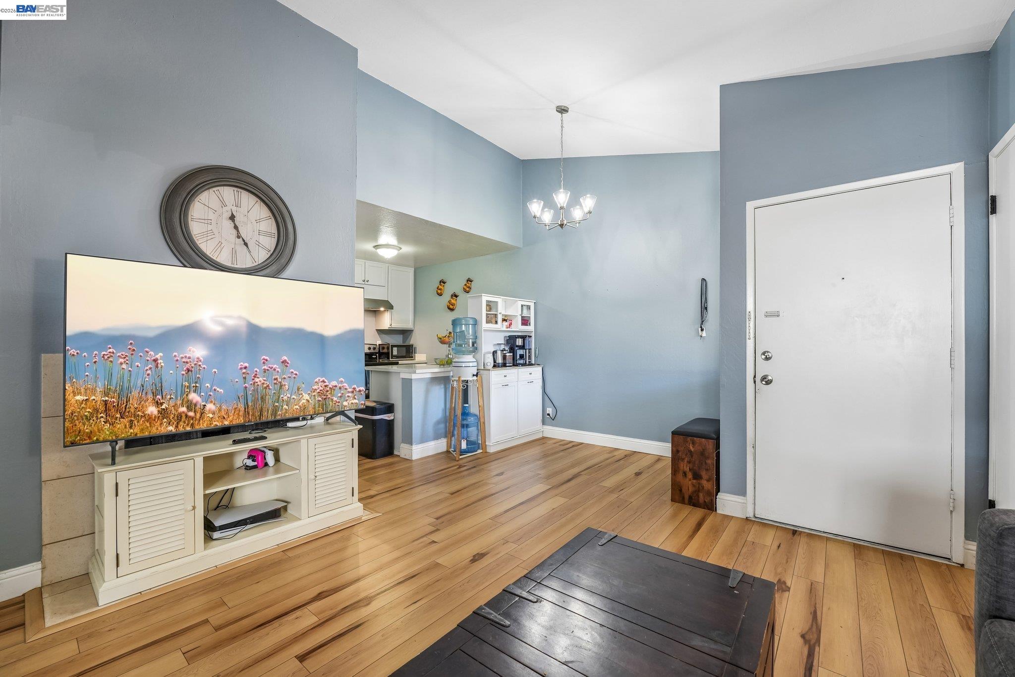 Photo #2: 41135147 Listing: Photo #2