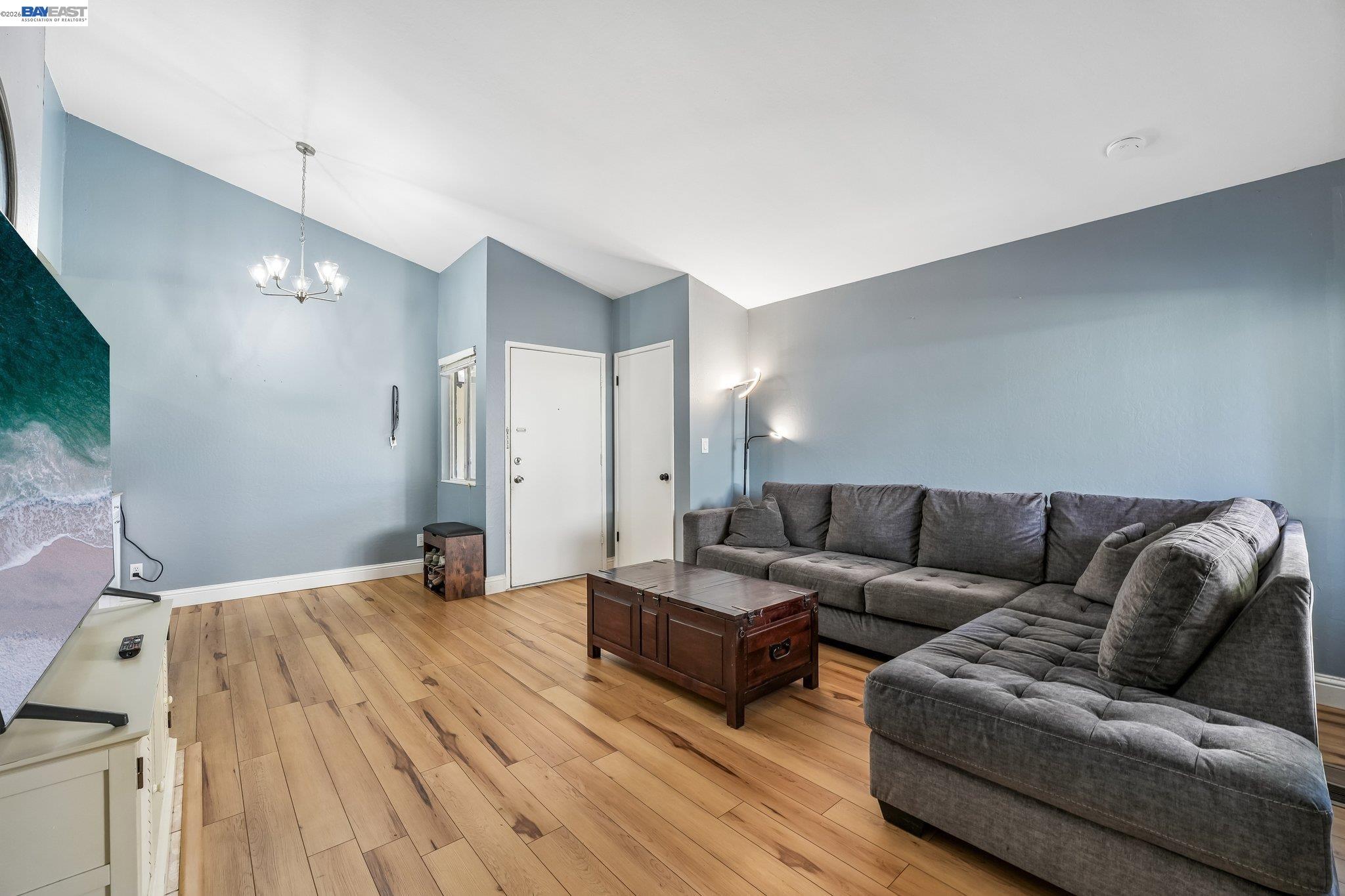 Photo #3: 41135147 Listing: Photo #3