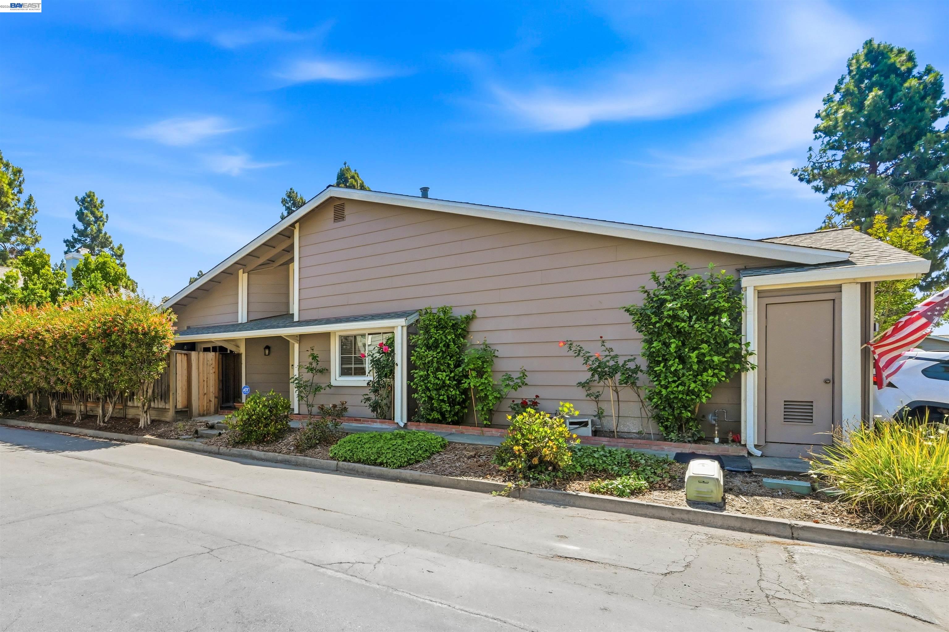 Photo #2: 41135184 Listing: Photo #2