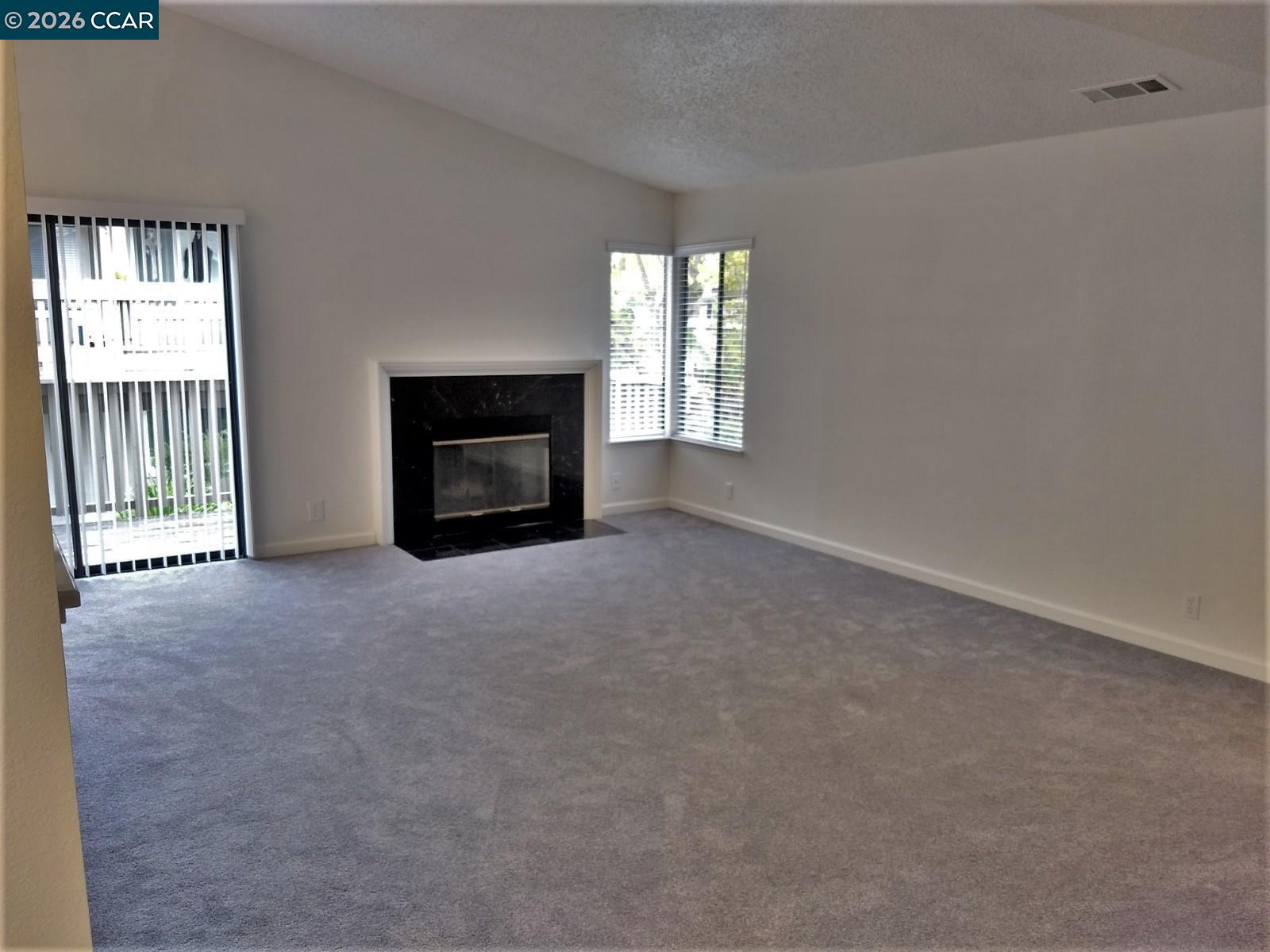 Photo #4: 41135197 Listing: Photo #4