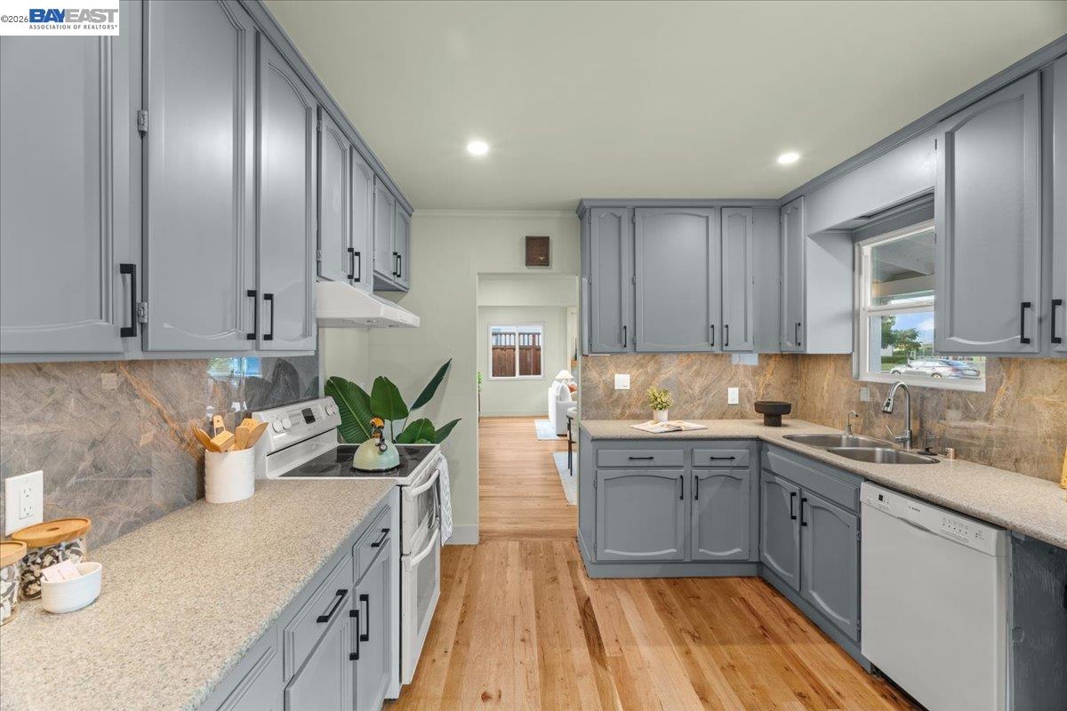 320 Beach Rd, Alameda CA 94502 — photo 25