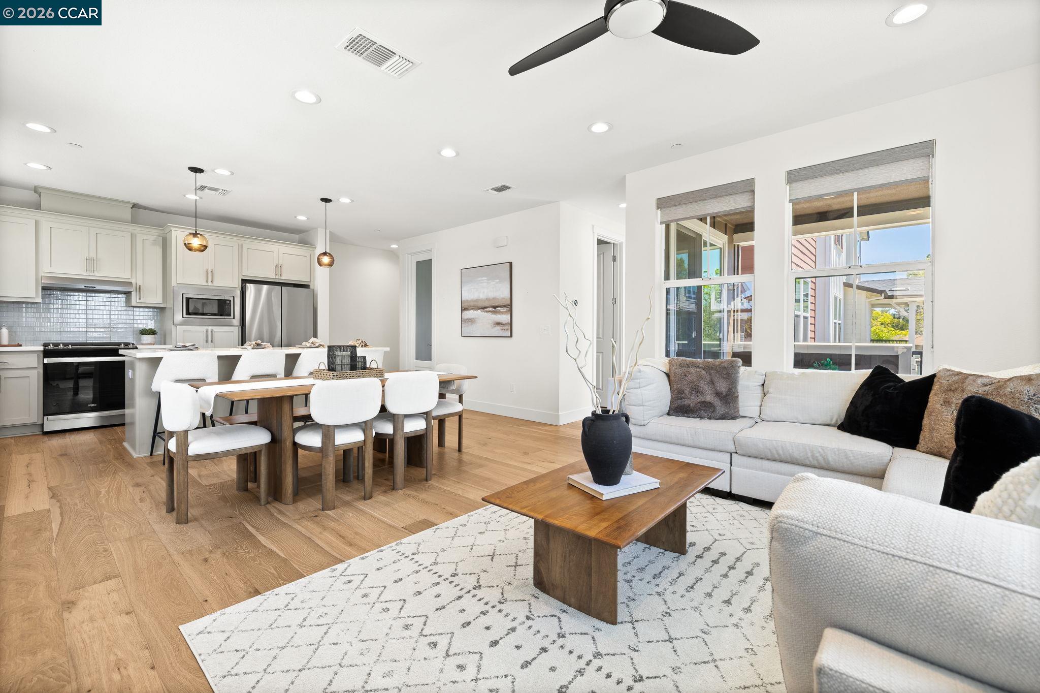 Photo #3: 41135213 Listing: Photo #3