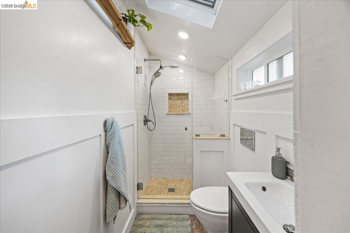10809 Mcintyre St, Oakland CA 94605 — photo 29