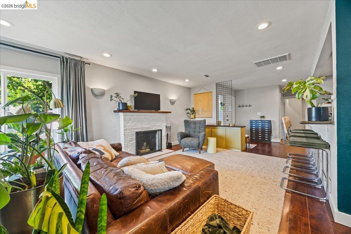 10809 Mcintyre St, Oakland CA 94605 — photo 7