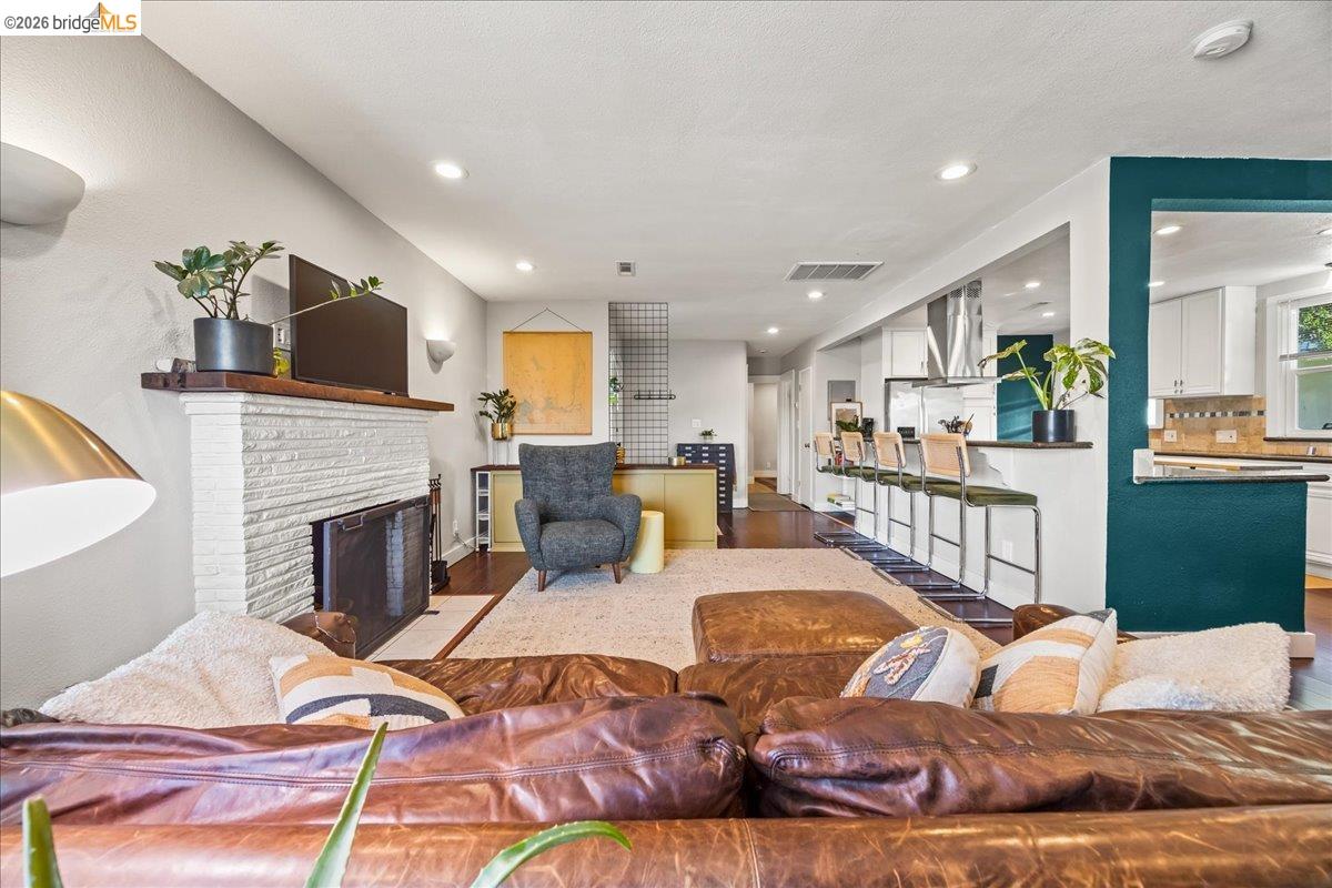 10809 Mcintyre St, Oakland CA 94605 — photo 8