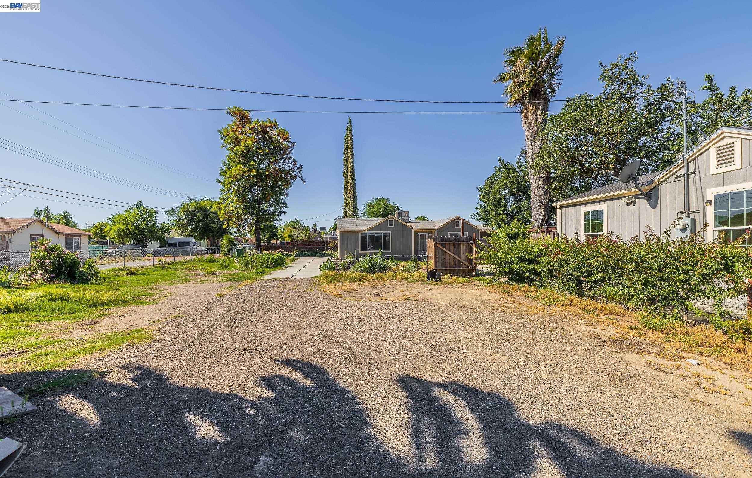 252 W Clover Rd, Tracy CA 95376 — photo 4