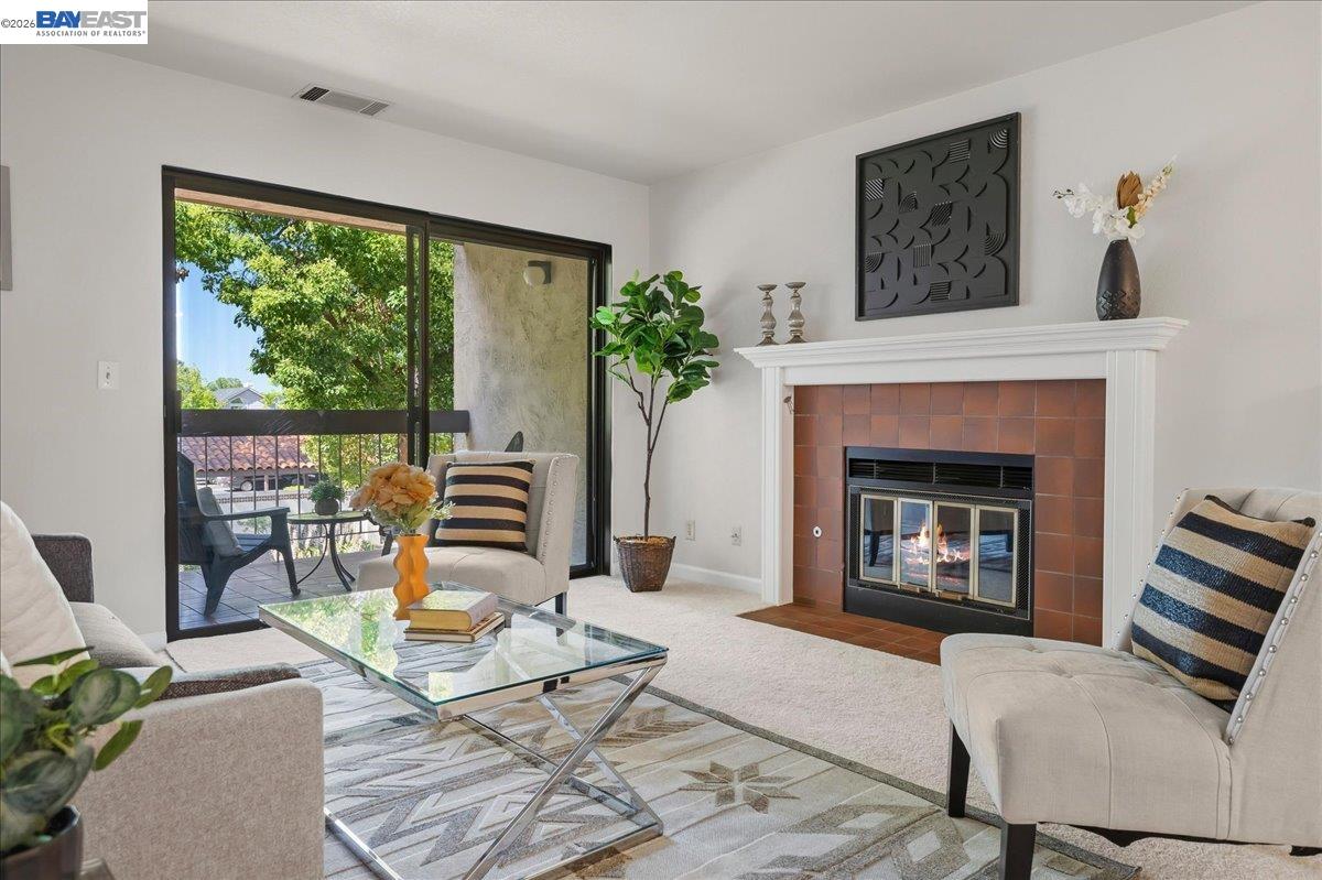Photo #3: 41135299 Listing: Photo #3
