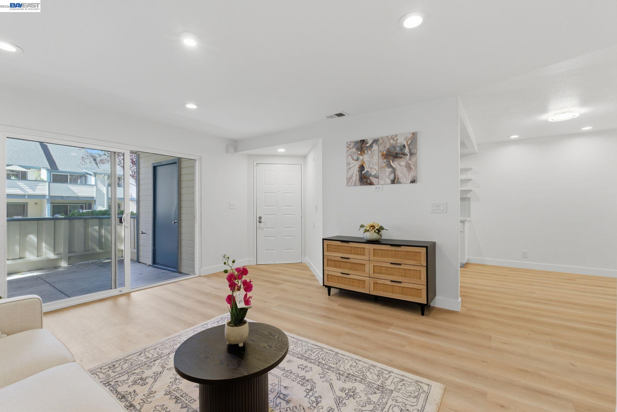 Photo #5: 41135307 Listing: Photo #5