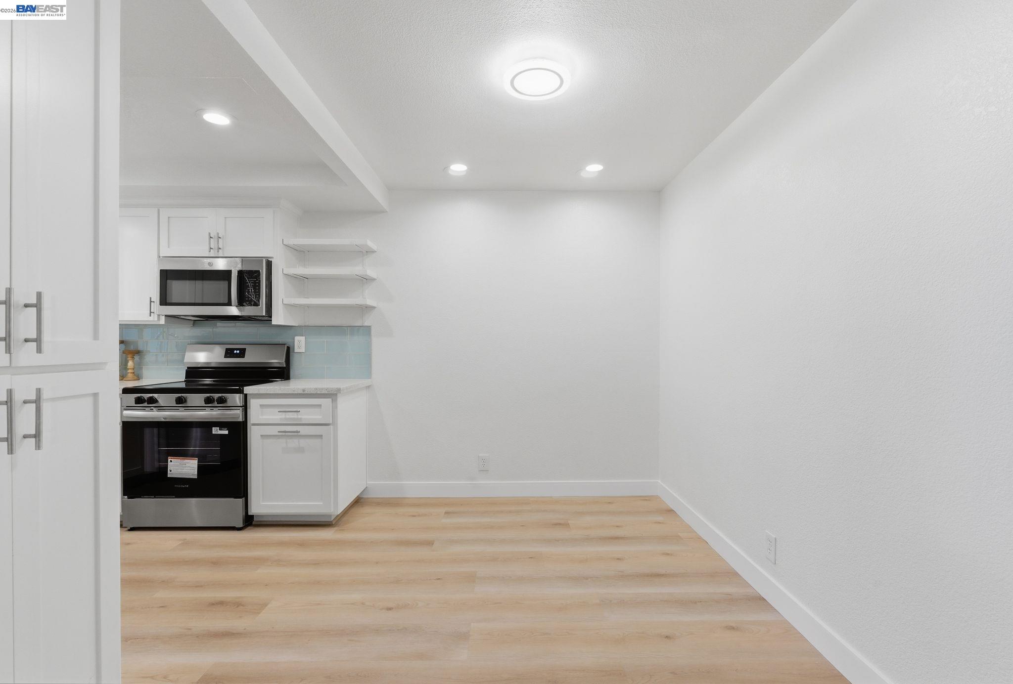 Photo #6: 41135307 Listing: Photo #6