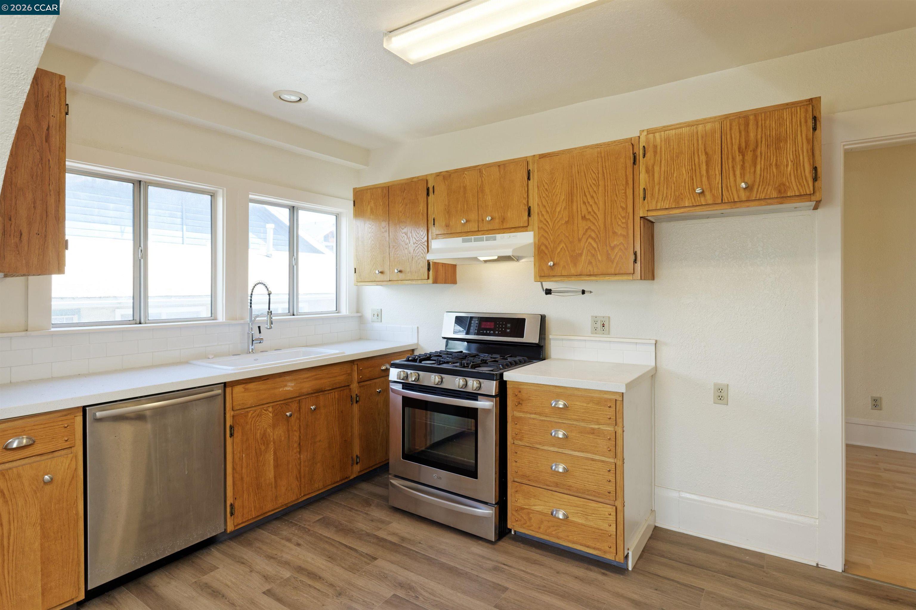 6312 Herzog Street, Oakland CA 94608 — photo 6