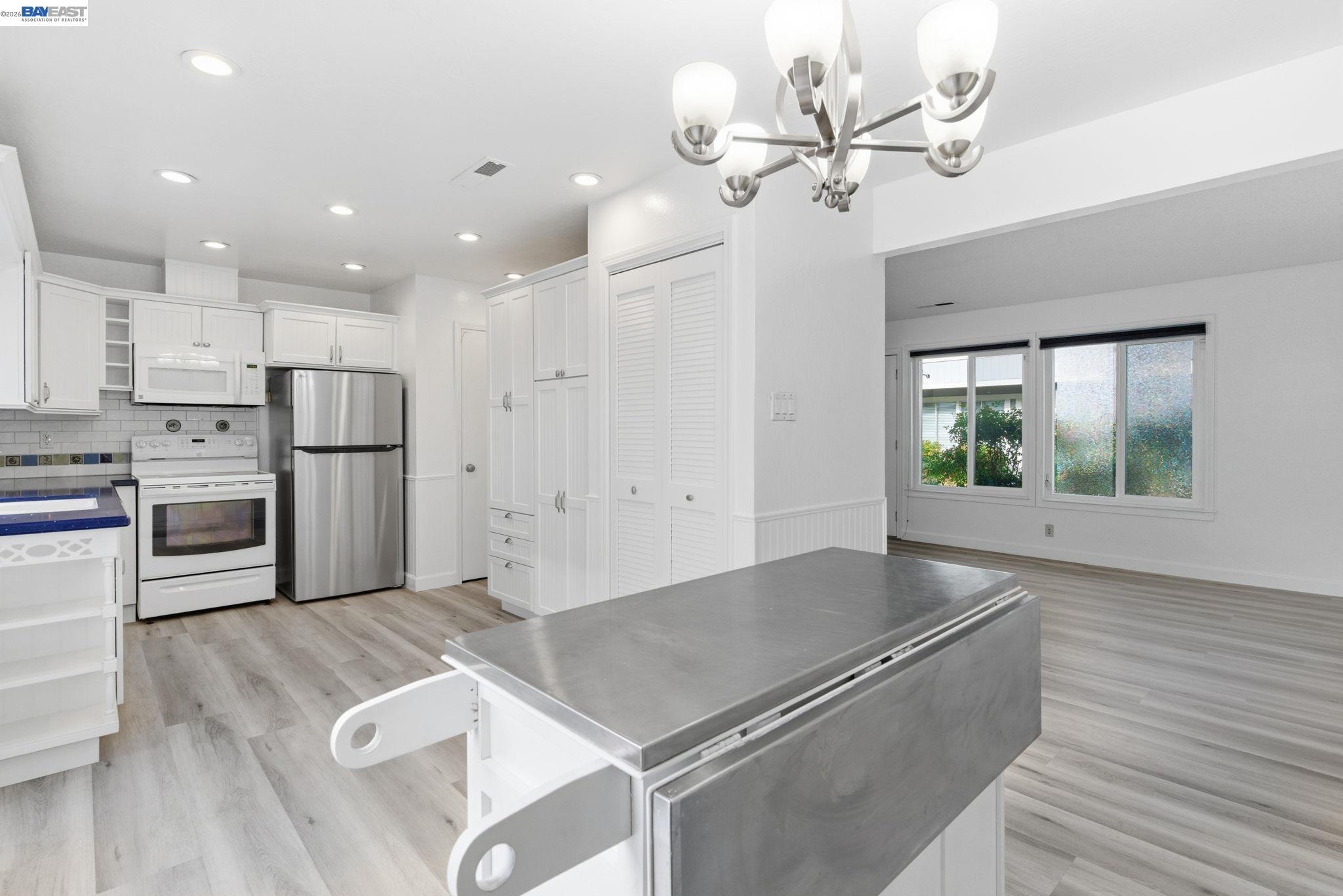 Photo #11: 41135348 Listing: Photo #11