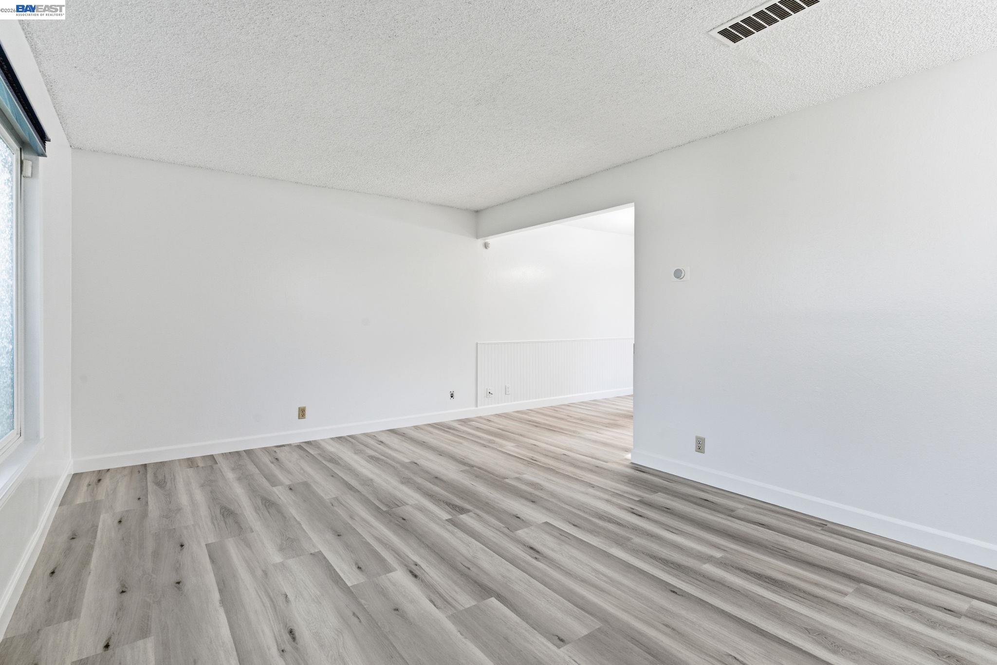 Photo #6: 41135348 Listing: Photo #6