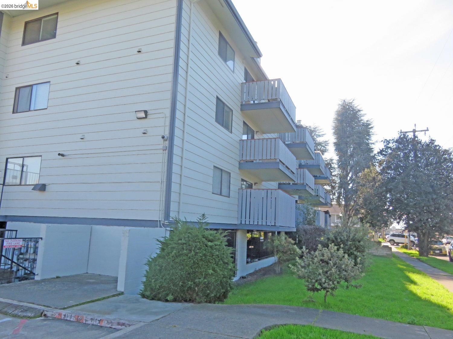Photo #2: 41135350 Listing: Photo #2