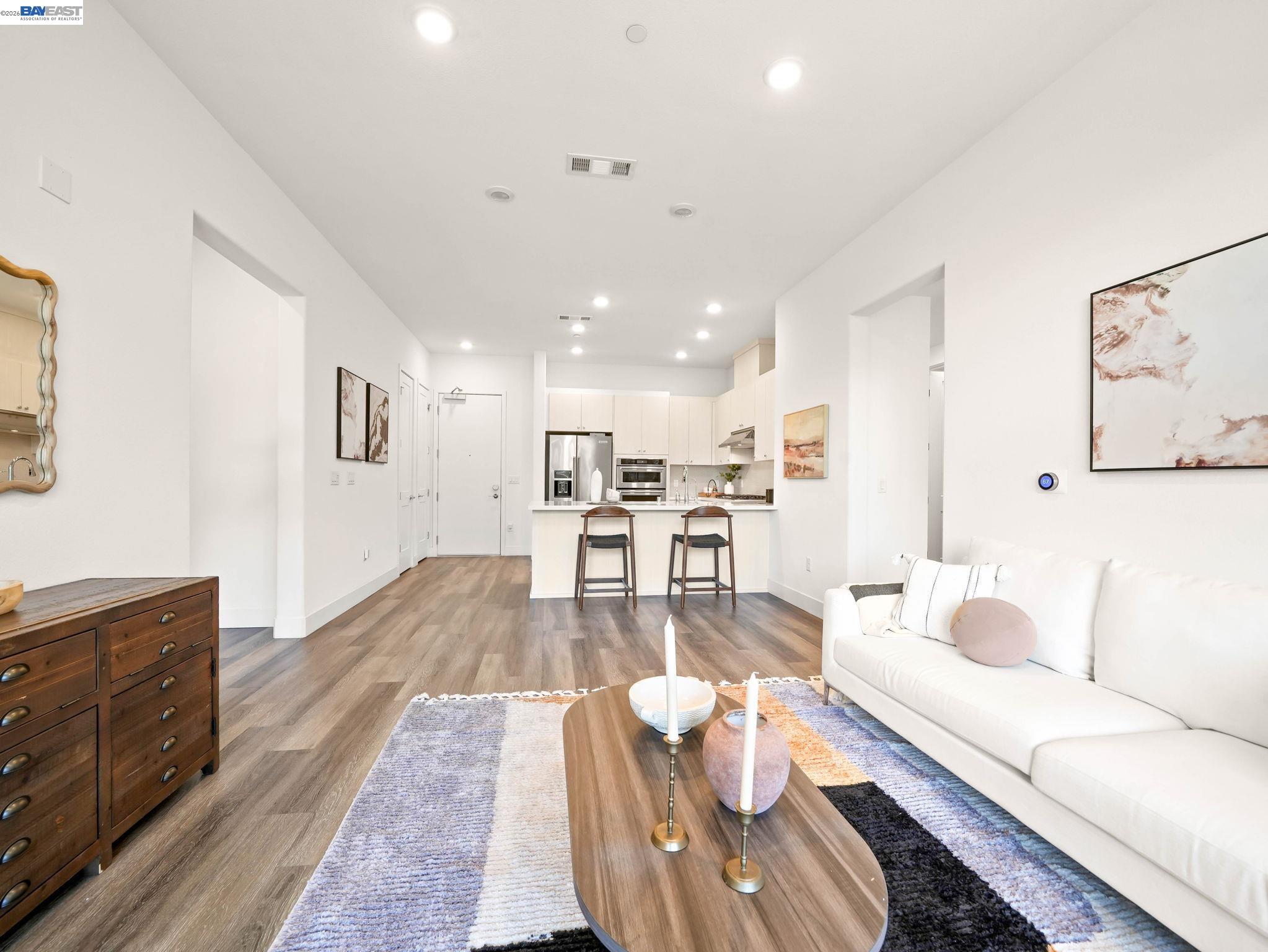 Photo #3: 41135351 Listing: Photo #3