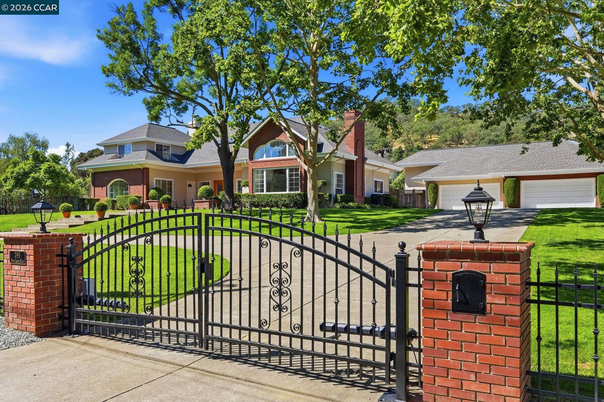 295 Pine Creek Rd