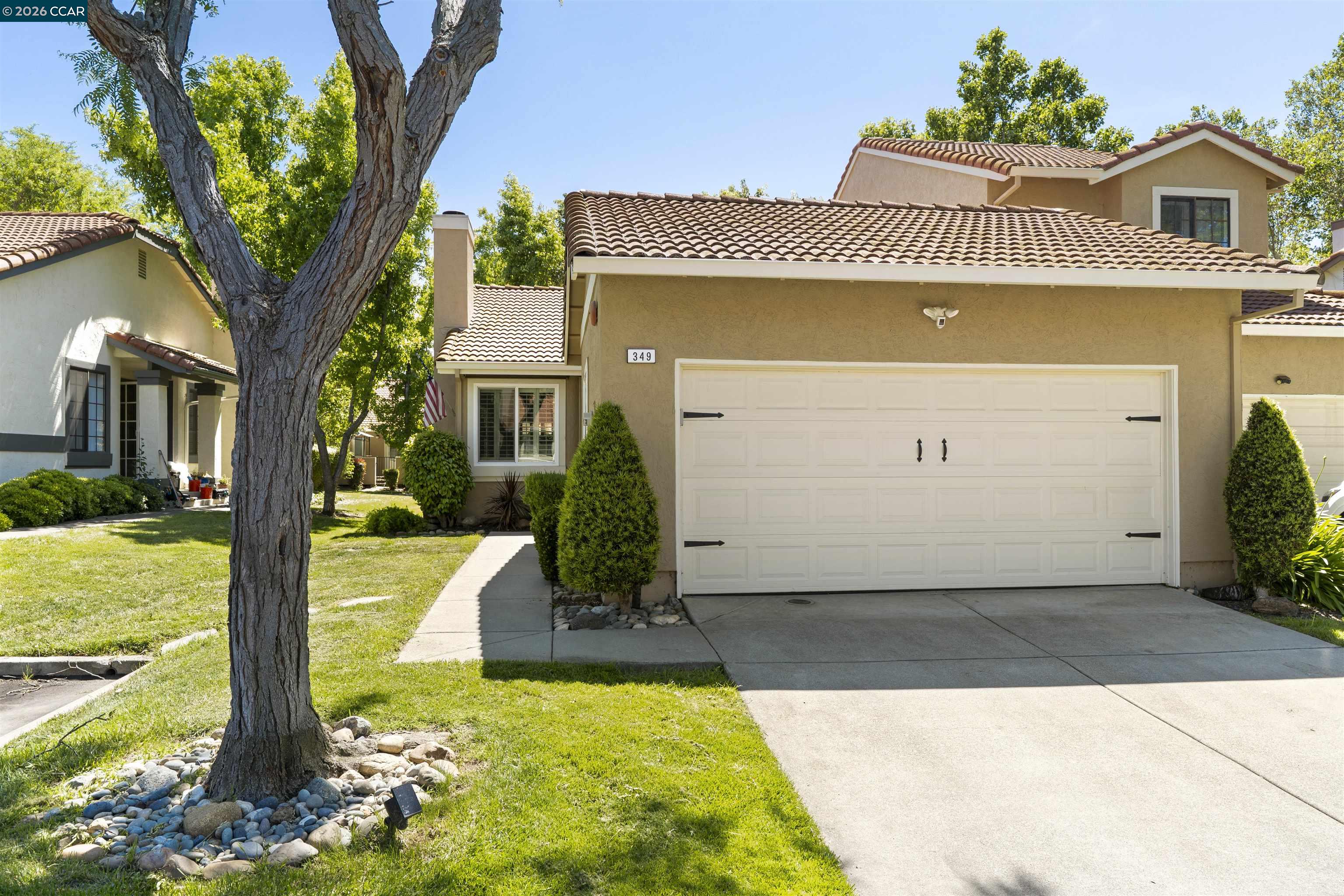 Photo #2: 41135413 Listing: Photo #2