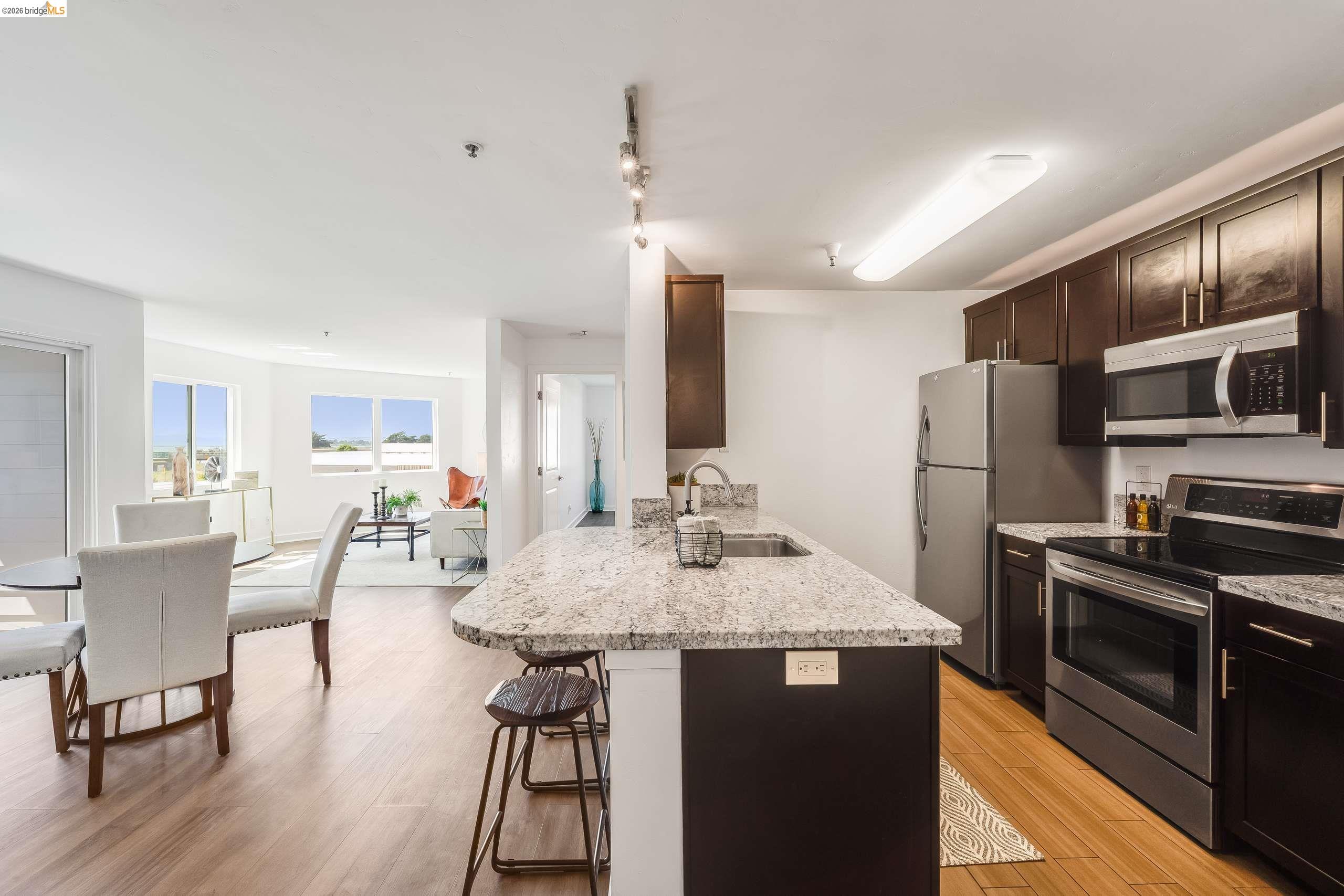 Photo #3: 41135426 Listing: Photo #3