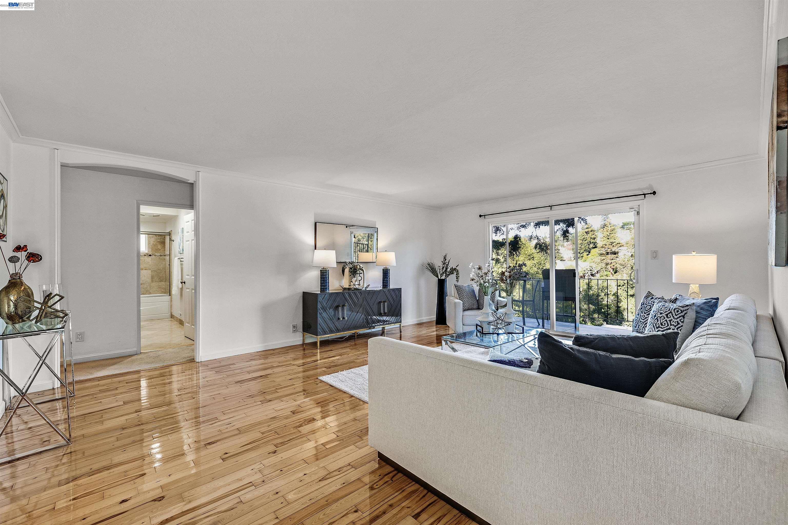Photo #3: 41135459 Listing: Photo #3