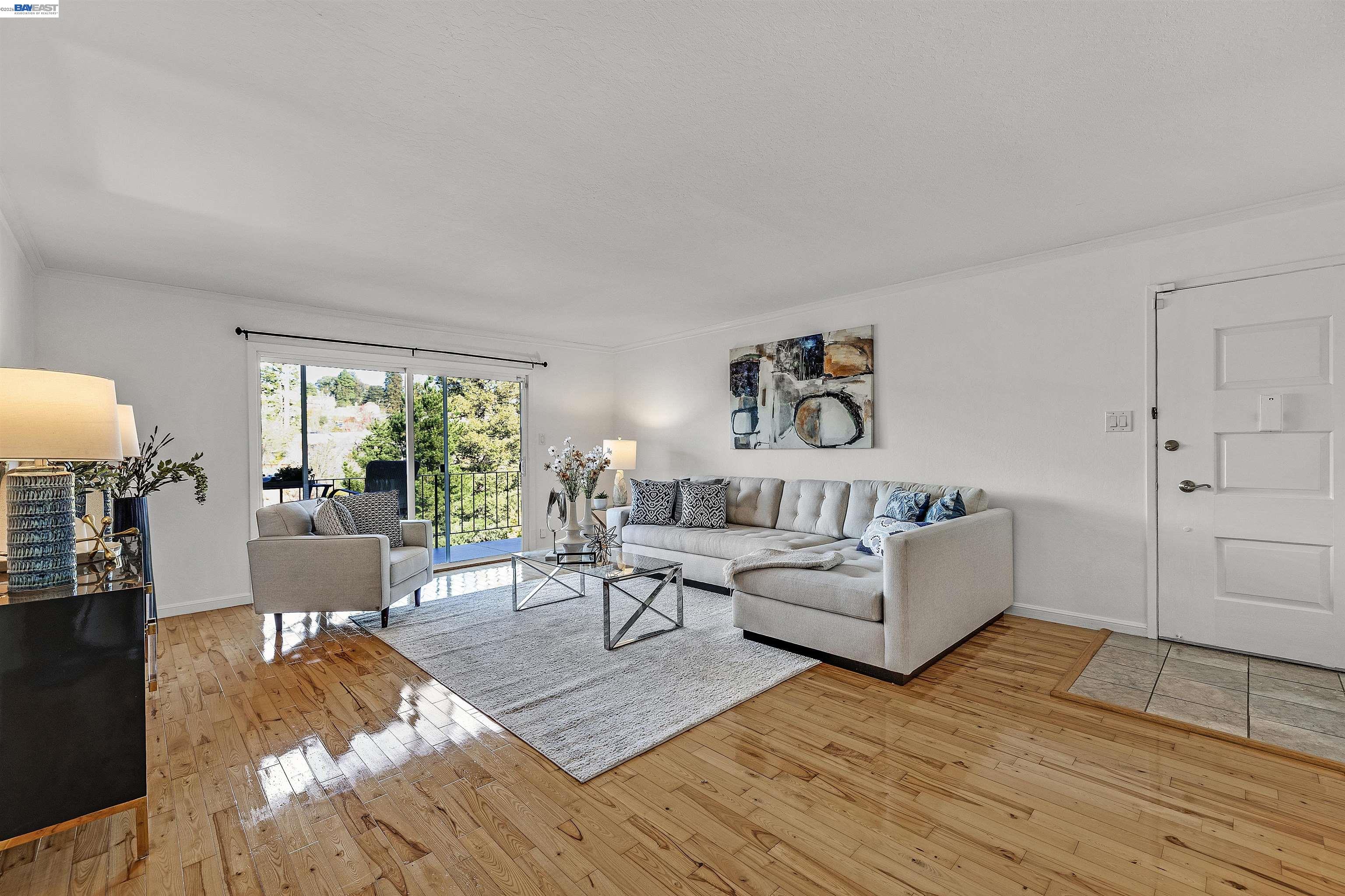 Photo #5: 41135459 Listing: Photo #5