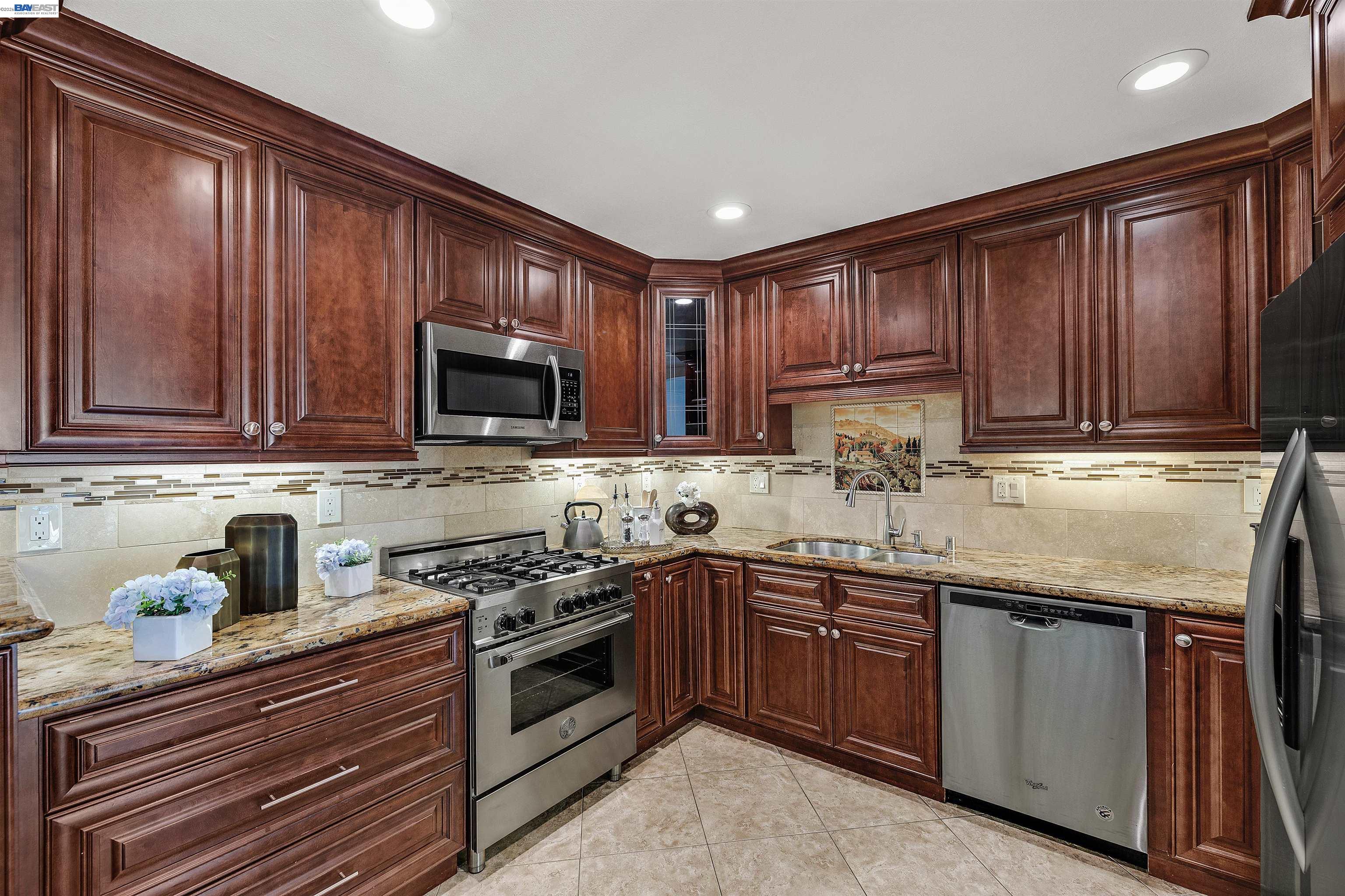 Photo #6: 41135459 Listing: Photo #6