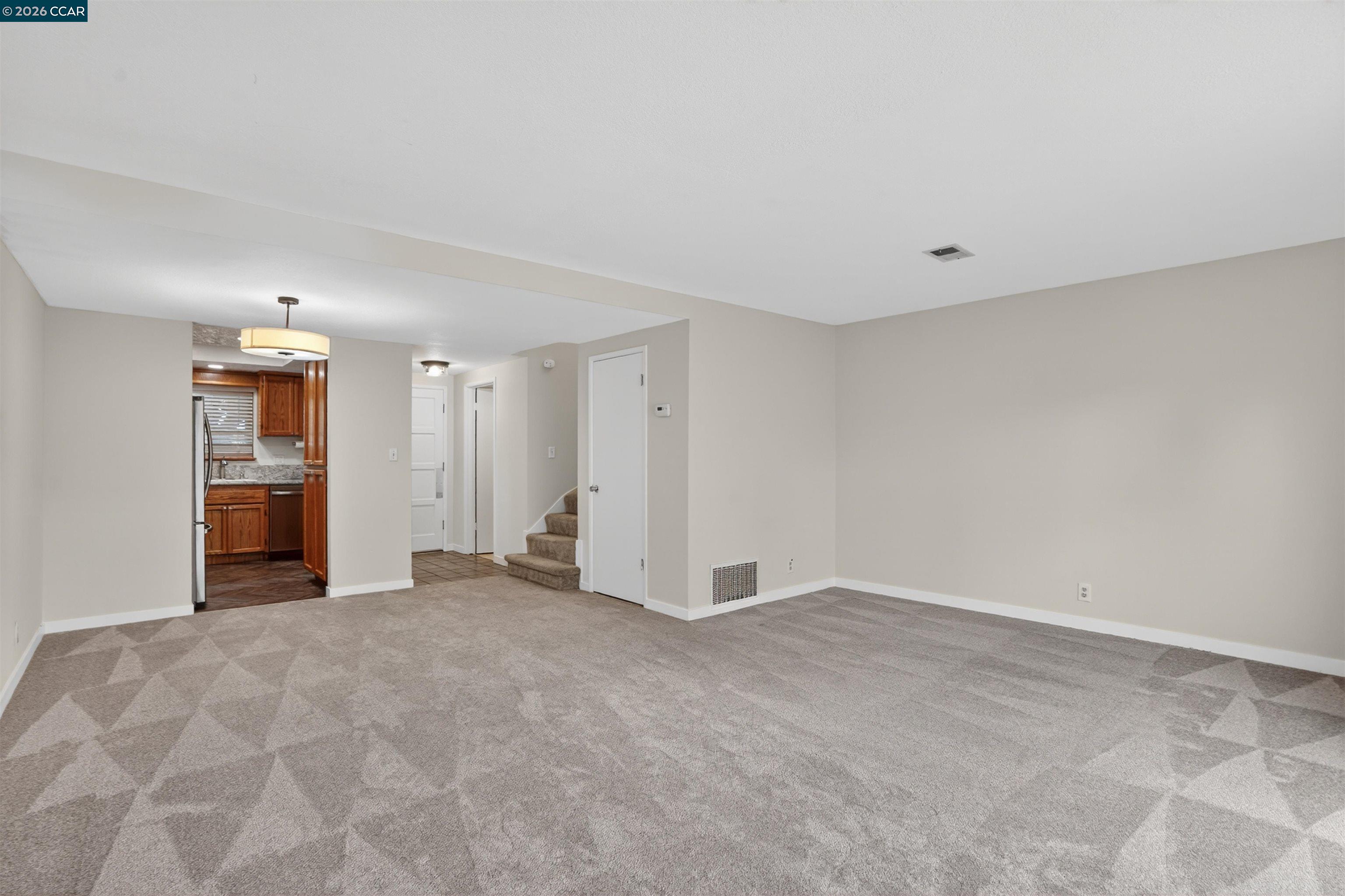 Photo #4: 41135462 Listing: Photo #4