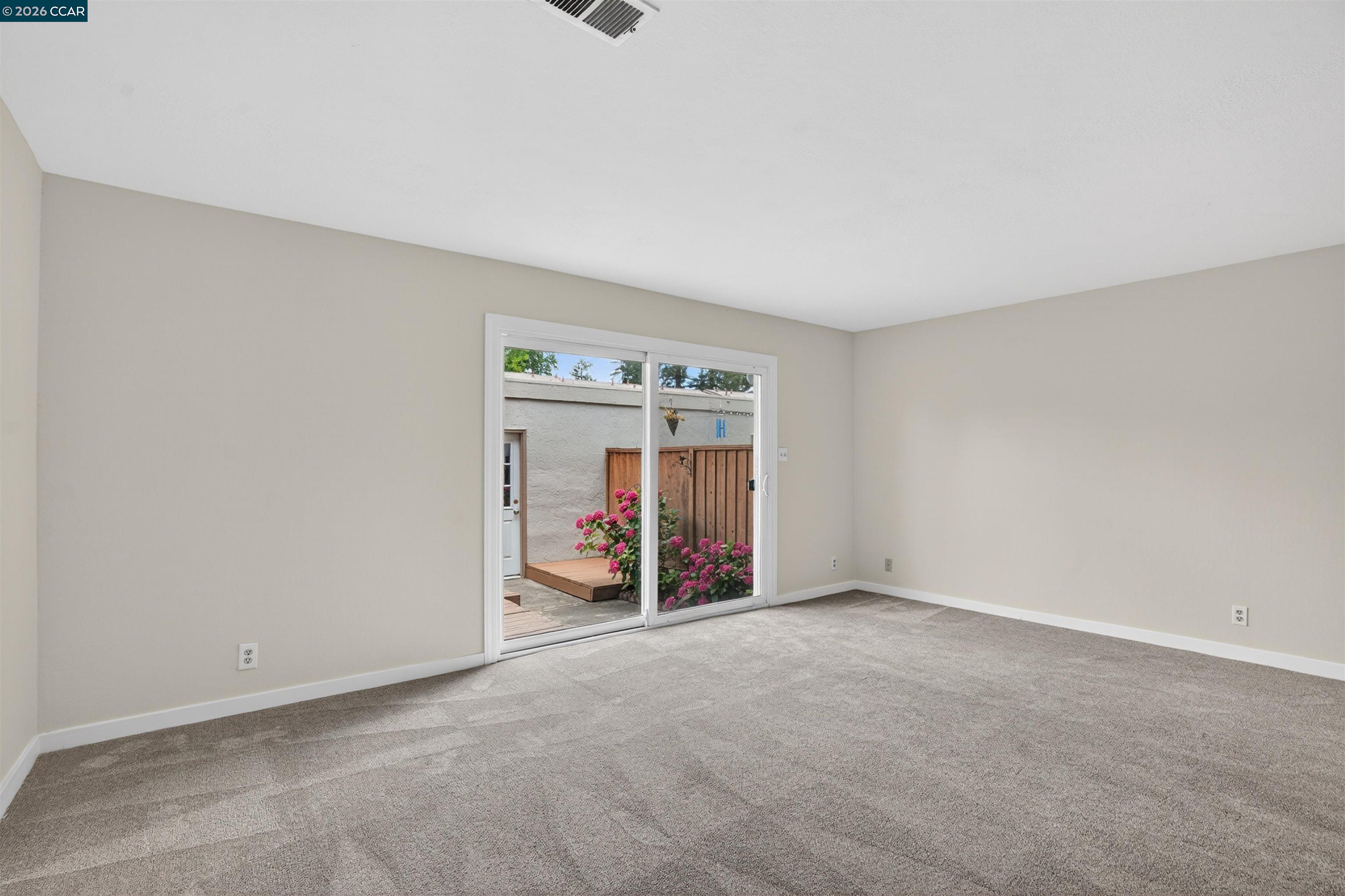 Photo #5: 41135462 Listing: Photo #5