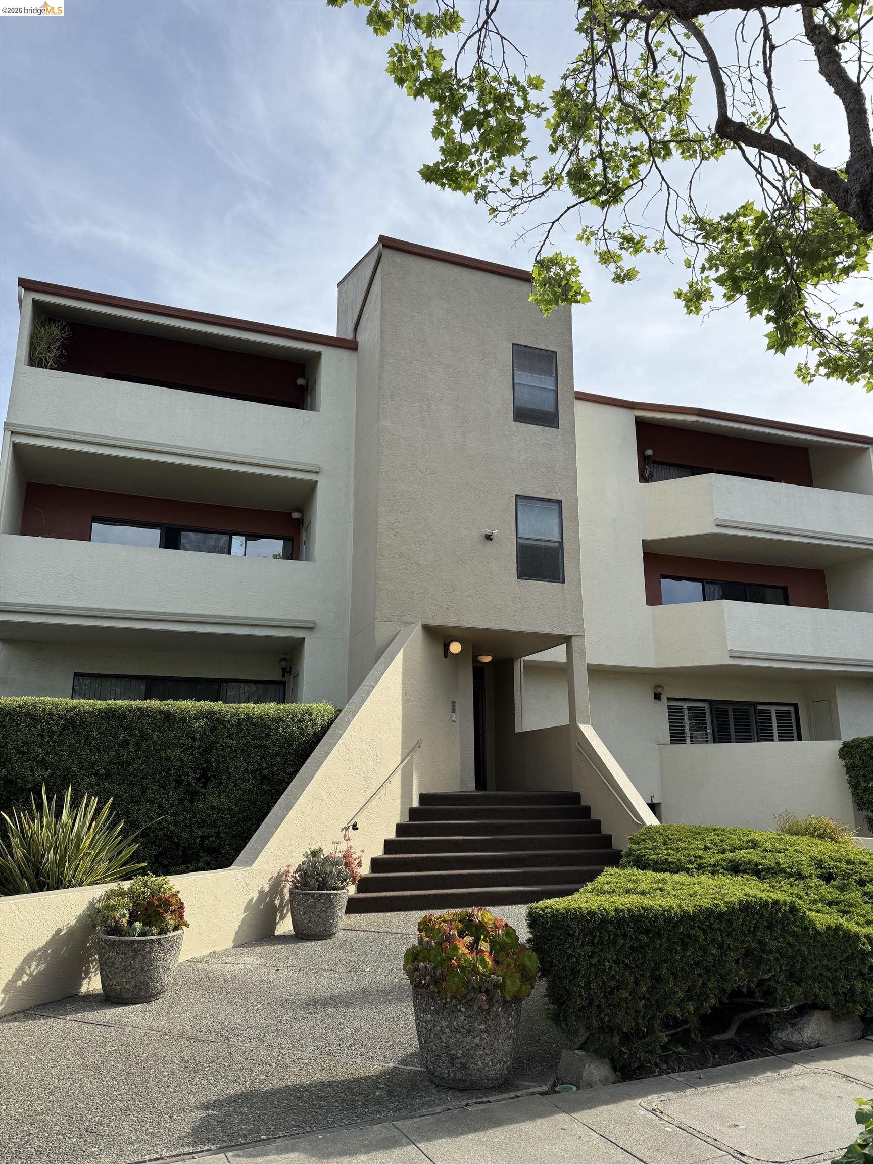 Photo #1: 41135476 Listing: Photo #1
