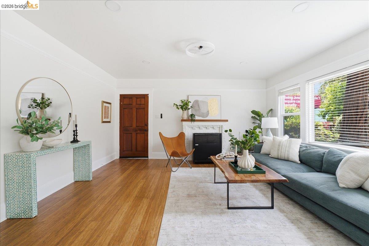 Photo #2: 41135478 Listing: Photo #2