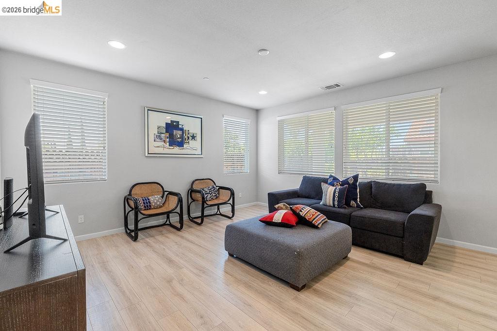 983 Dainty Ave, Brentwood CA 94513 — photo 3