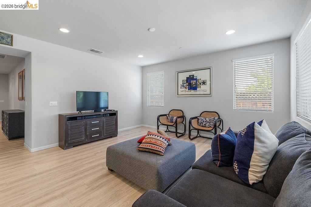 983 Dainty Ave, Brentwood CA 94513 — photo 5