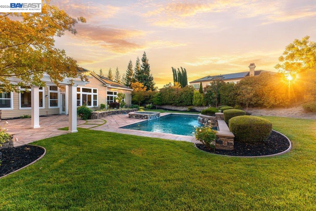25 Treetop Terrace