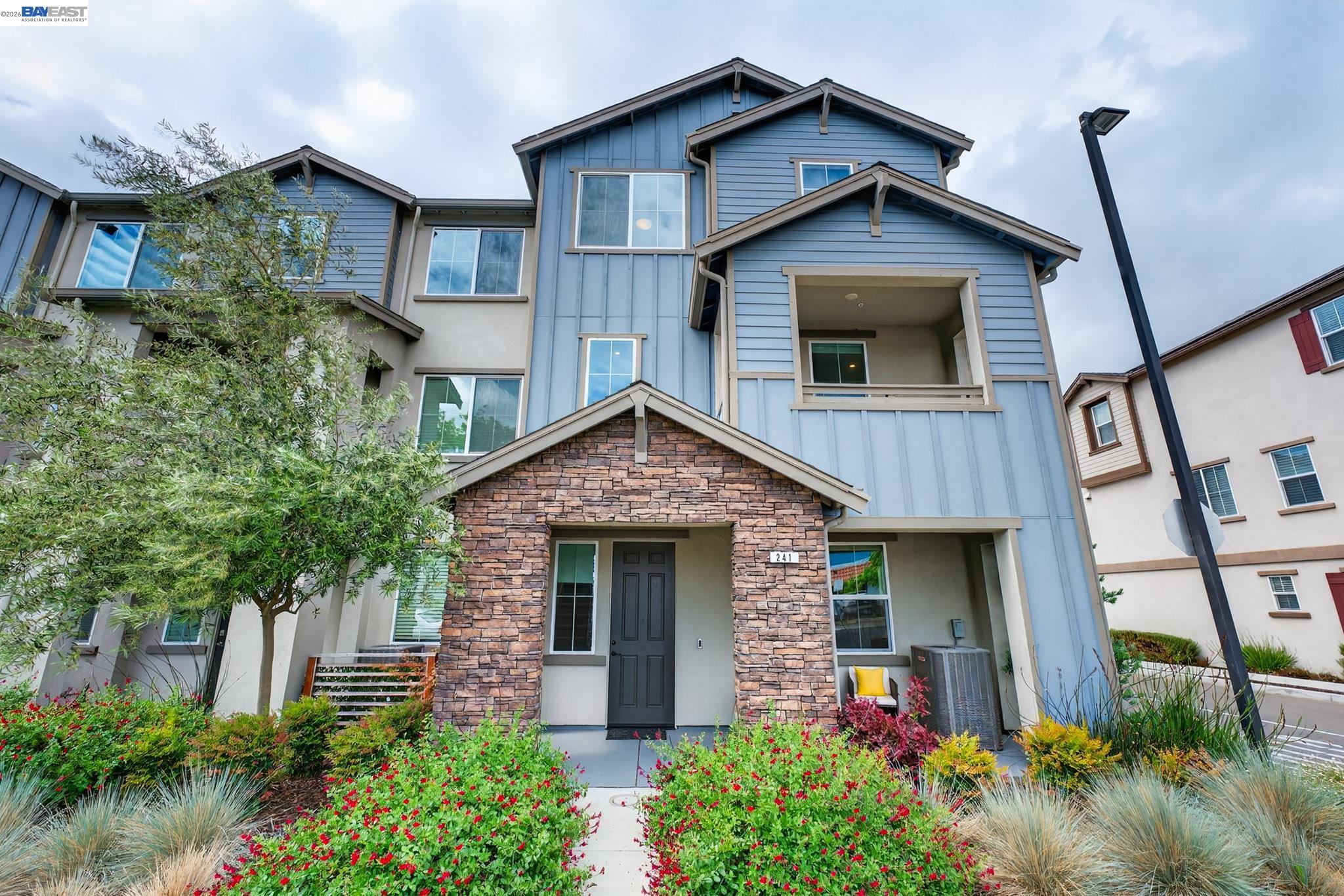 Photo #1: 41135562 Listing: Photo #1