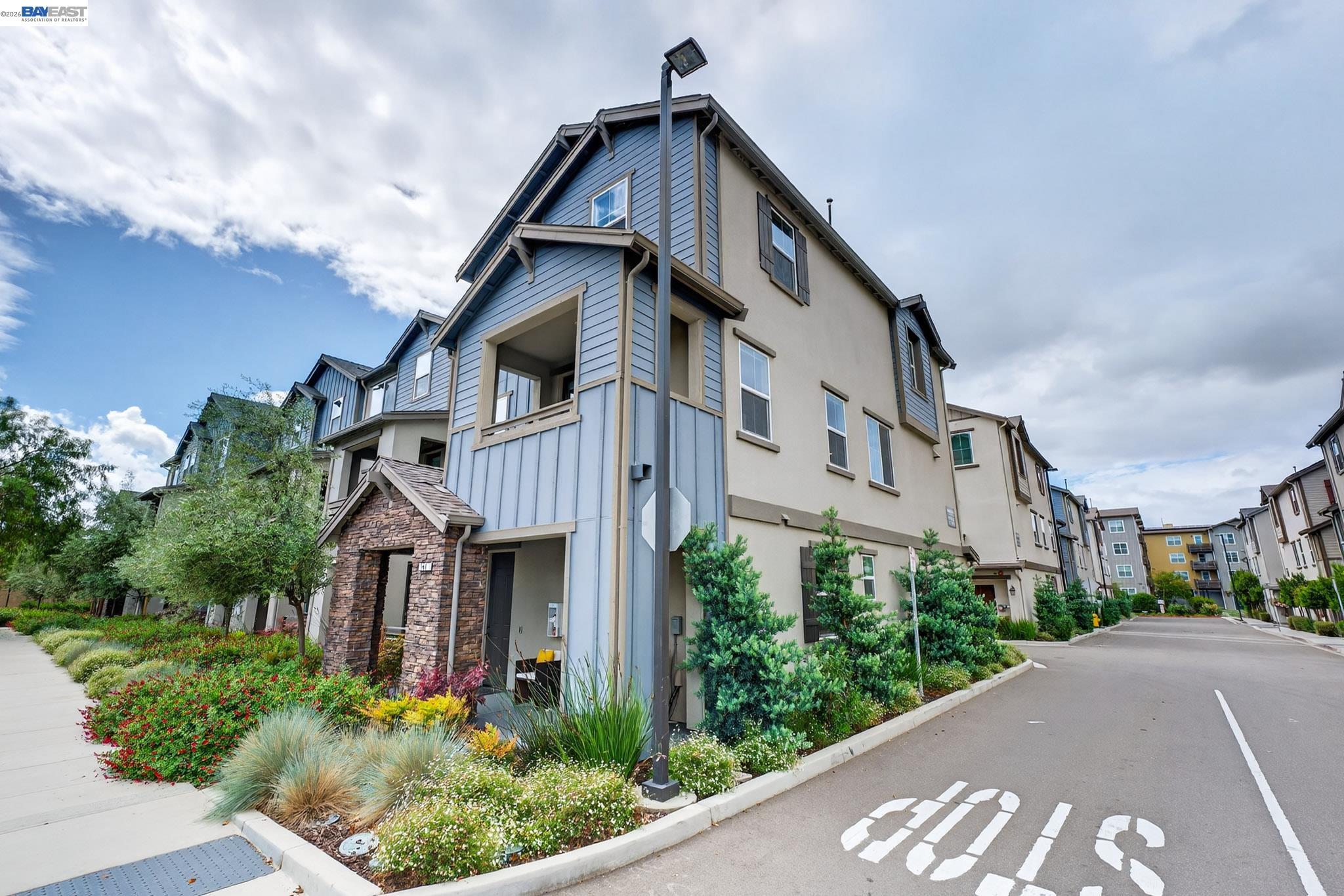 Photo #2: 41135562 Listing: Photo #2