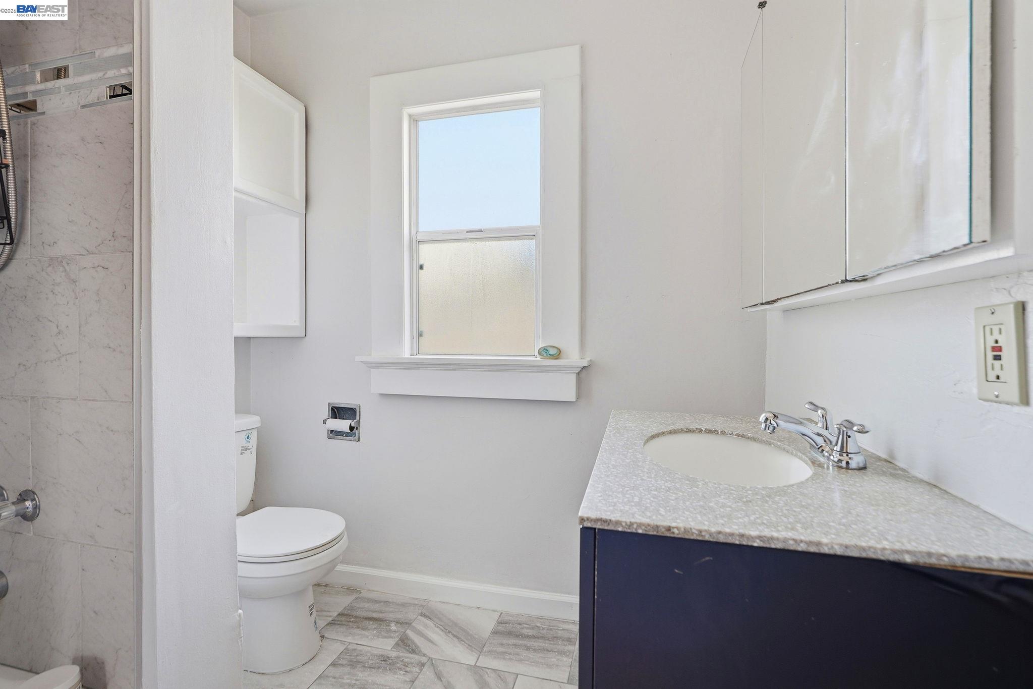 560 41St St, Richmond CA 94805 — photo 32