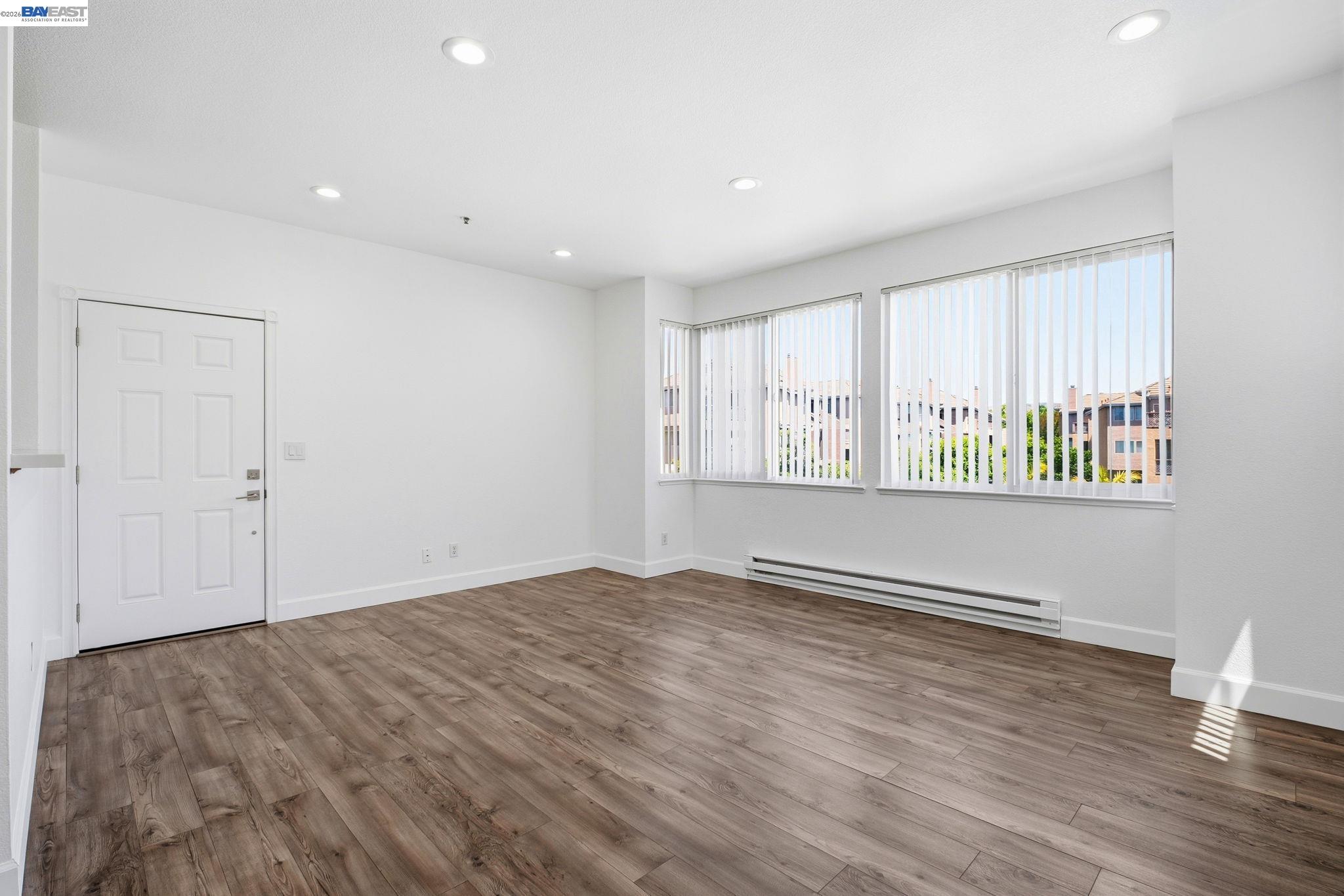 Photo #2: 41135613 Listing: Photo #2