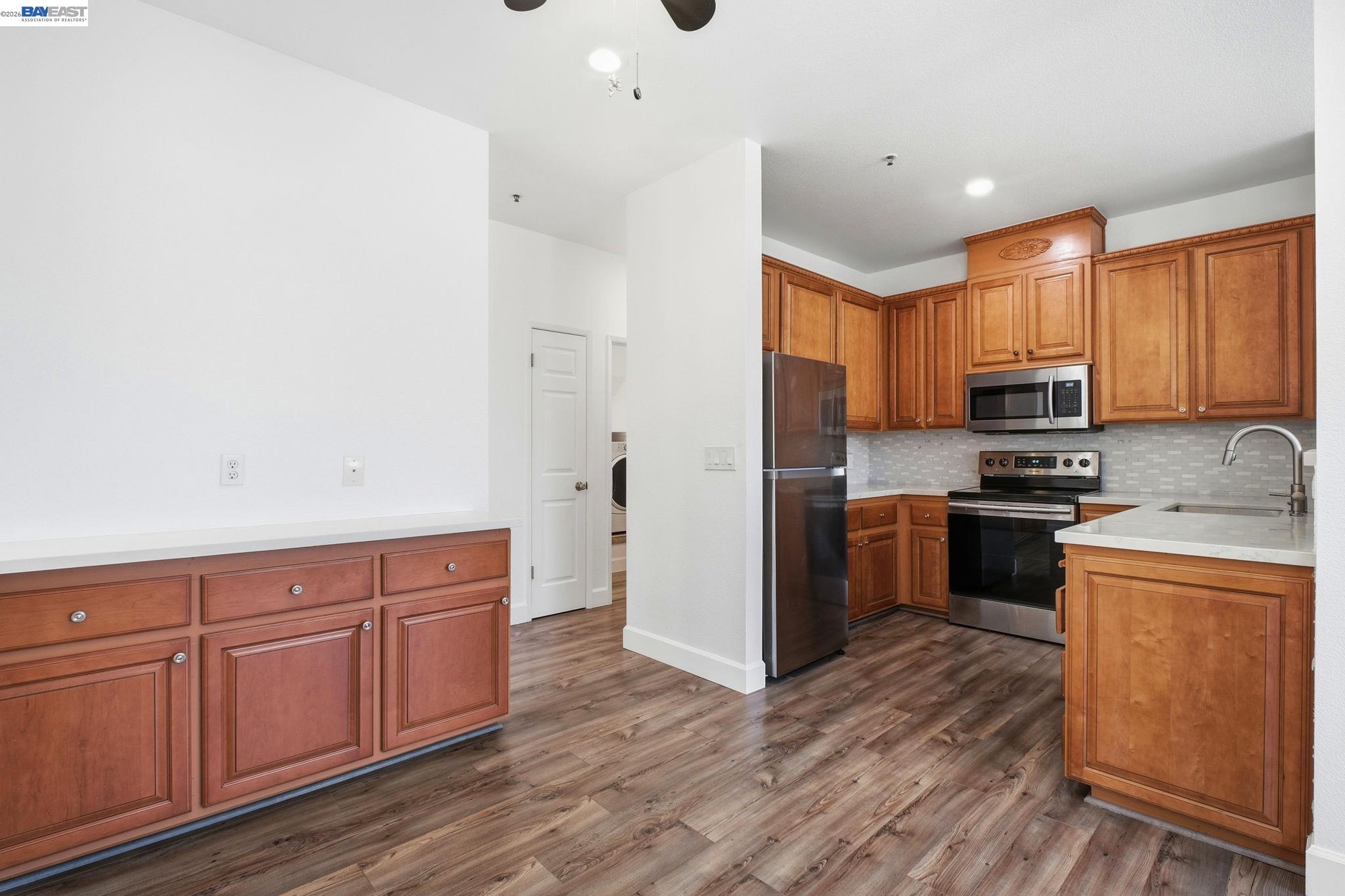 Photo #4: 41135613 Listing: Photo #4