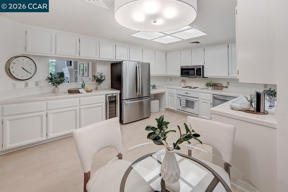 Photo #1: 41135617 Listing: Photo #1