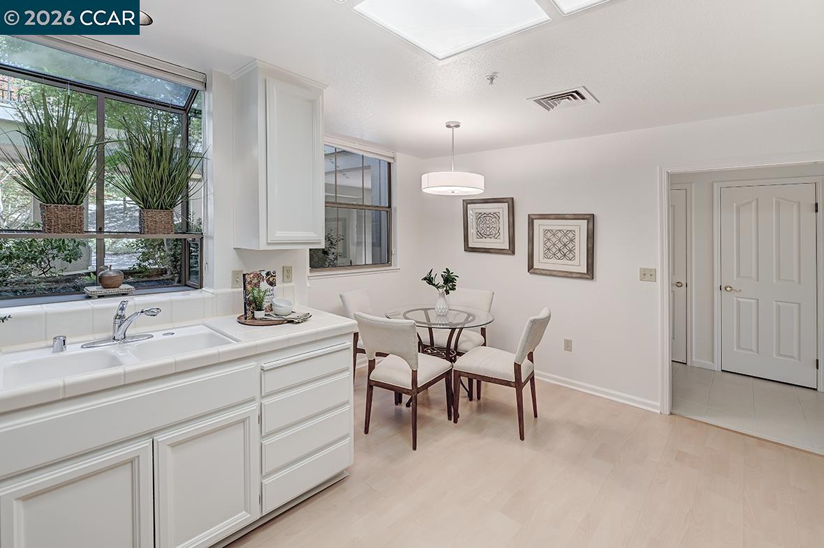 Photo #5: 41135617 Listing: Photo #5